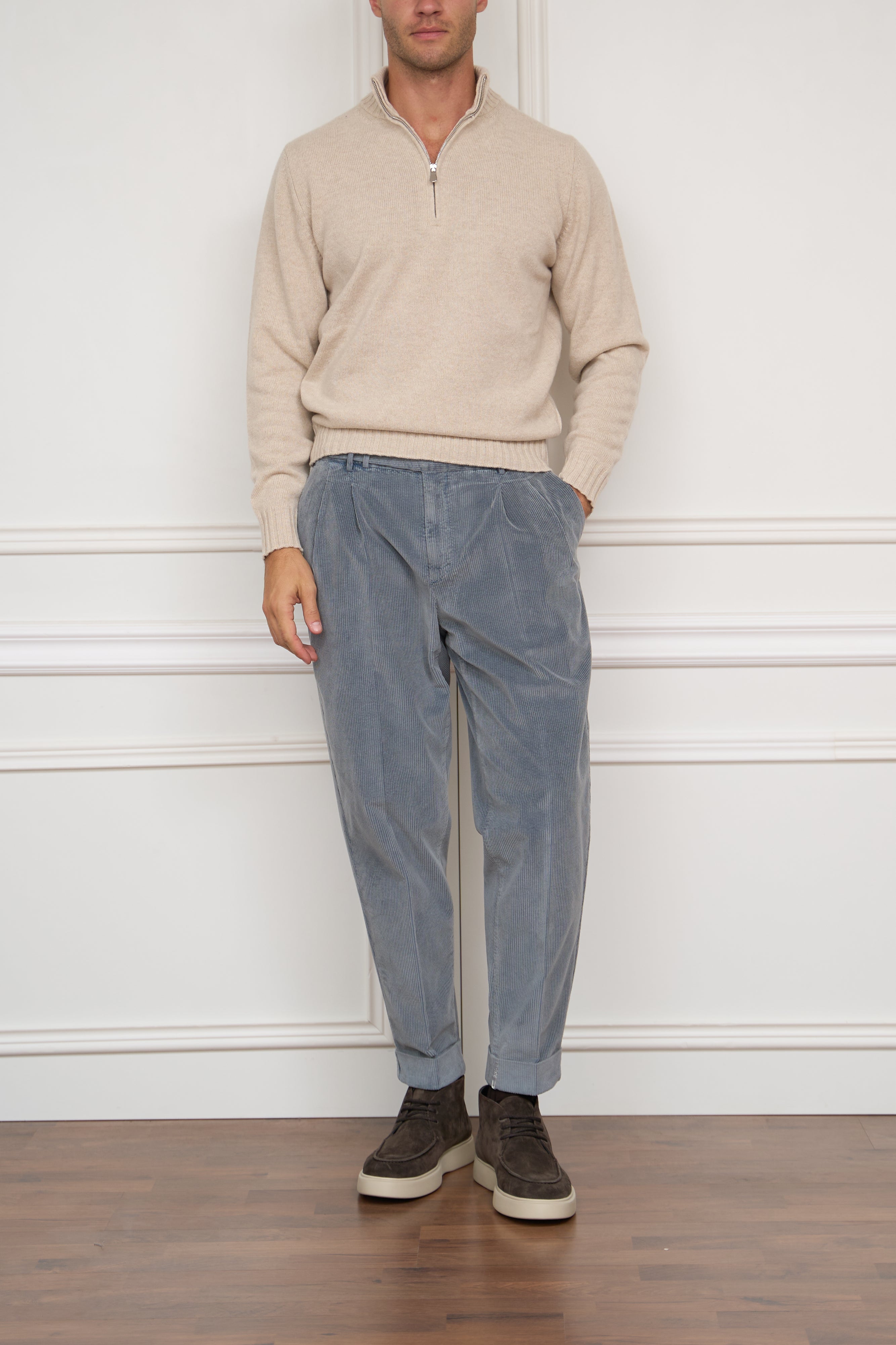 Sweater in grey