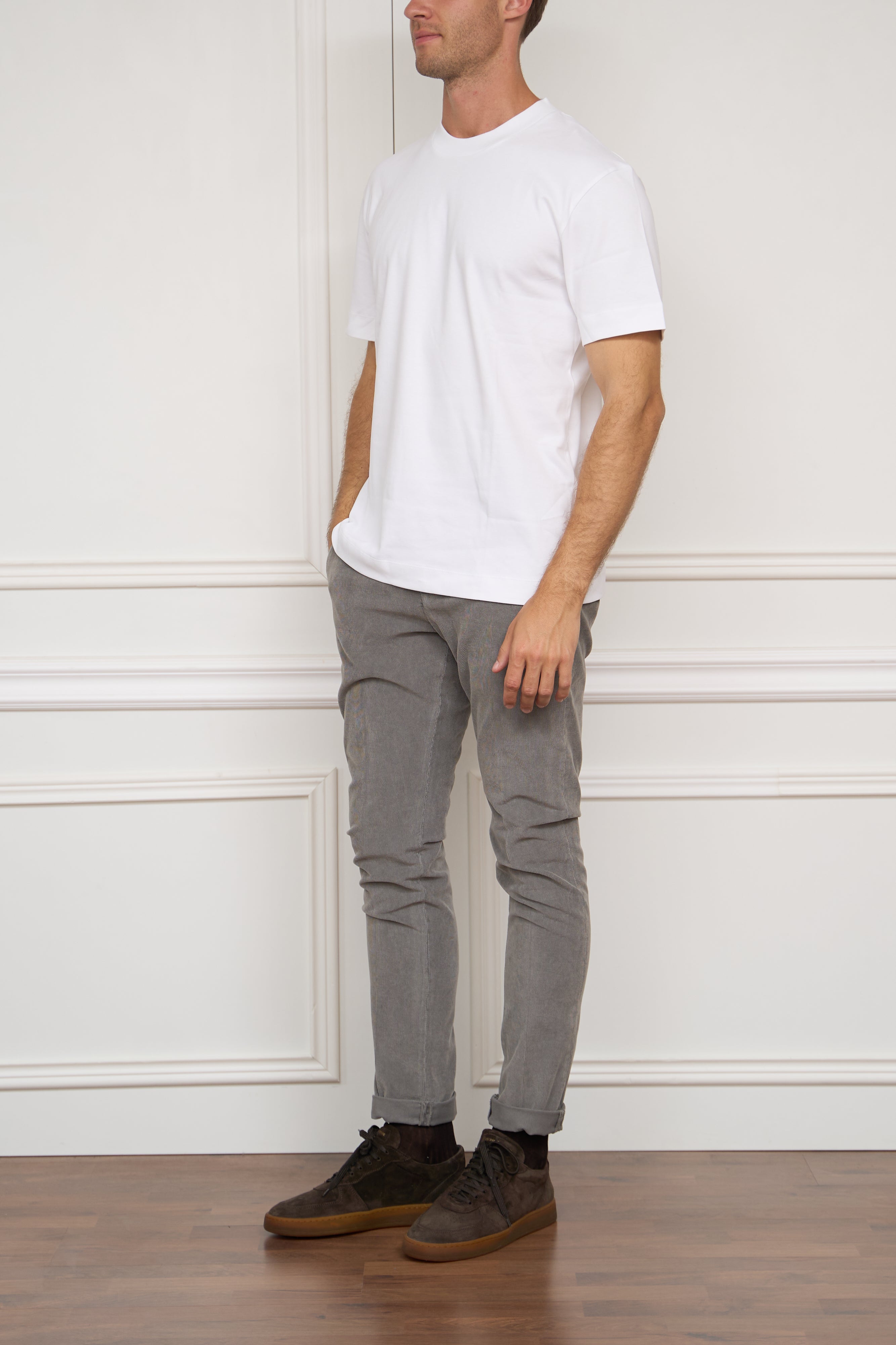 Locker geschnittenes T-Shirt weiss