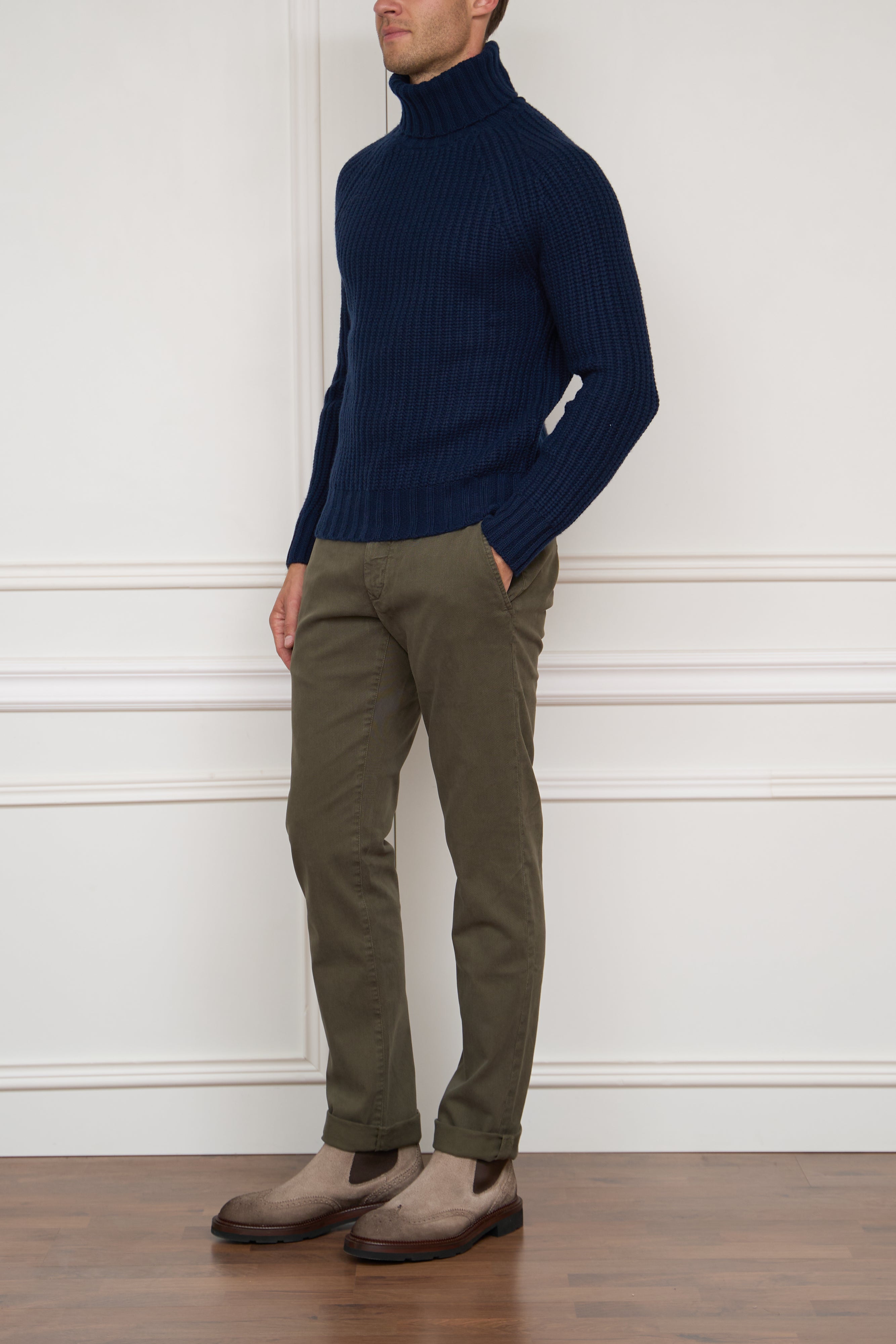 Cashmere sweater in white