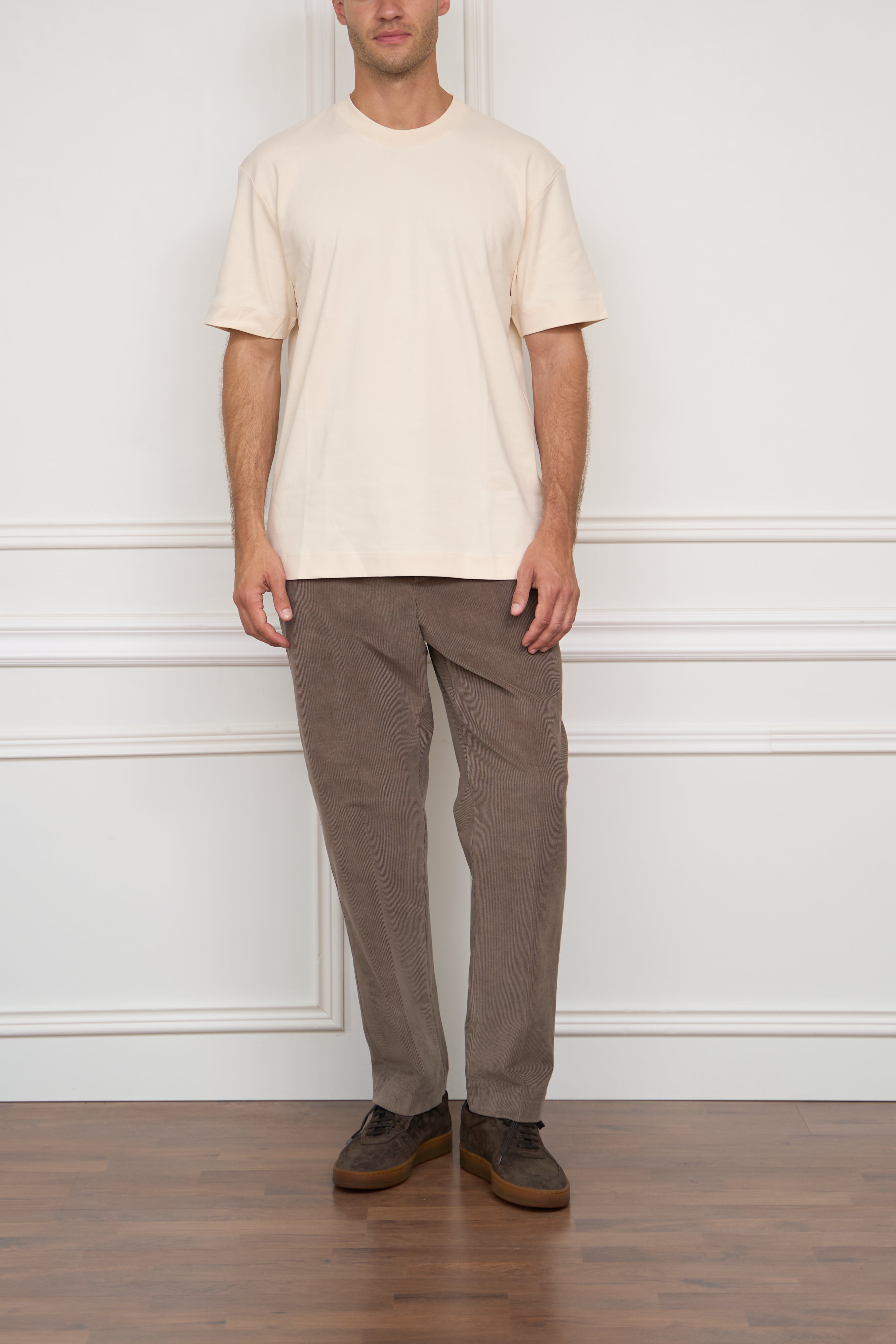 Locker geschnittenes T-Shirt in beige