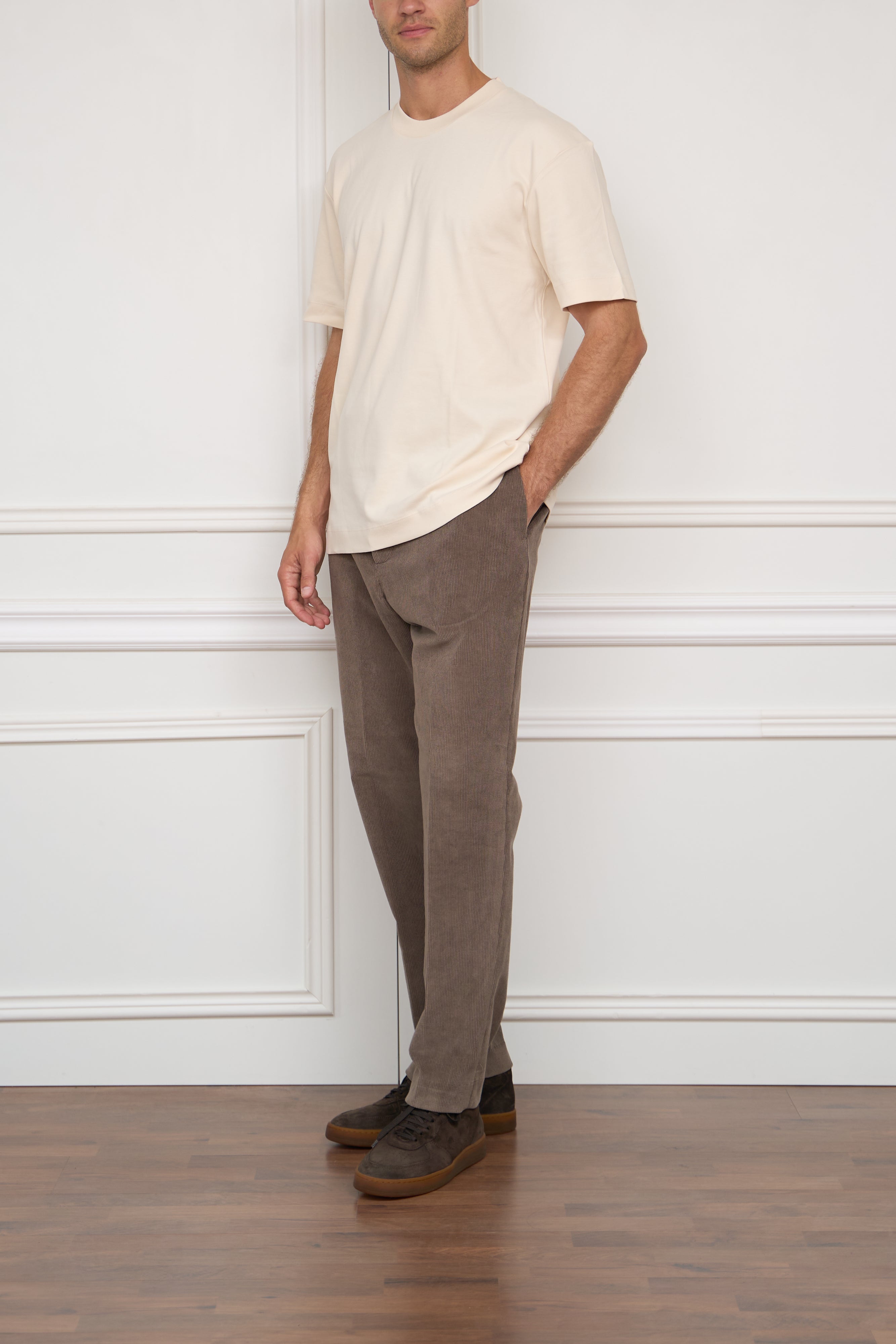 Locker geschnittenes T-Shirt in beige