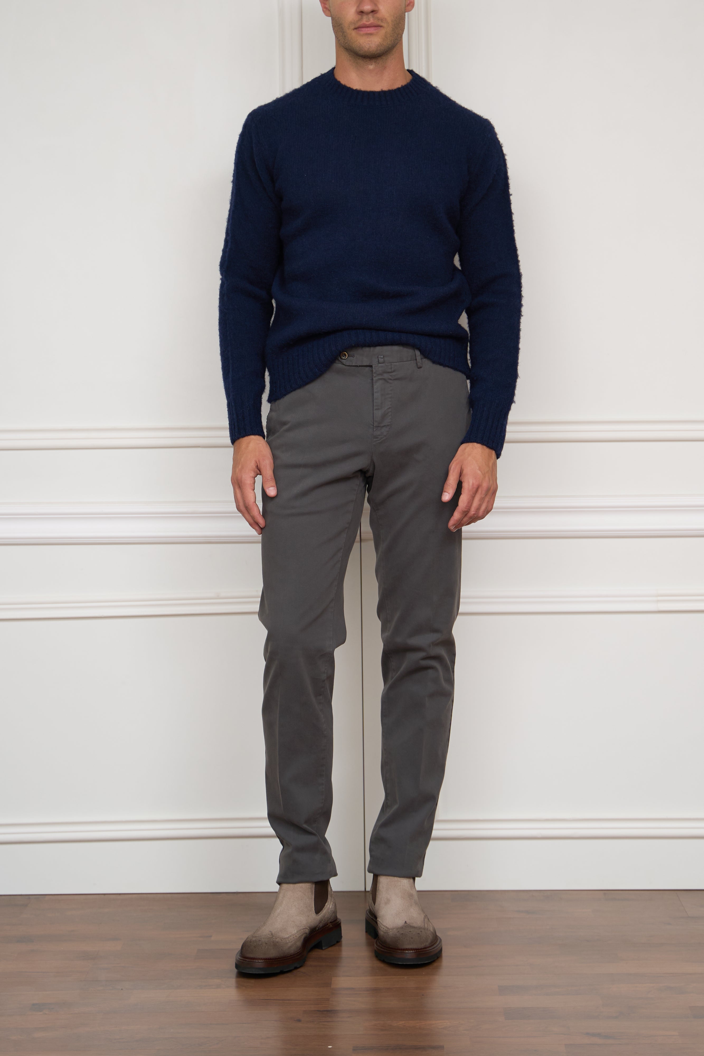 Chino in grau