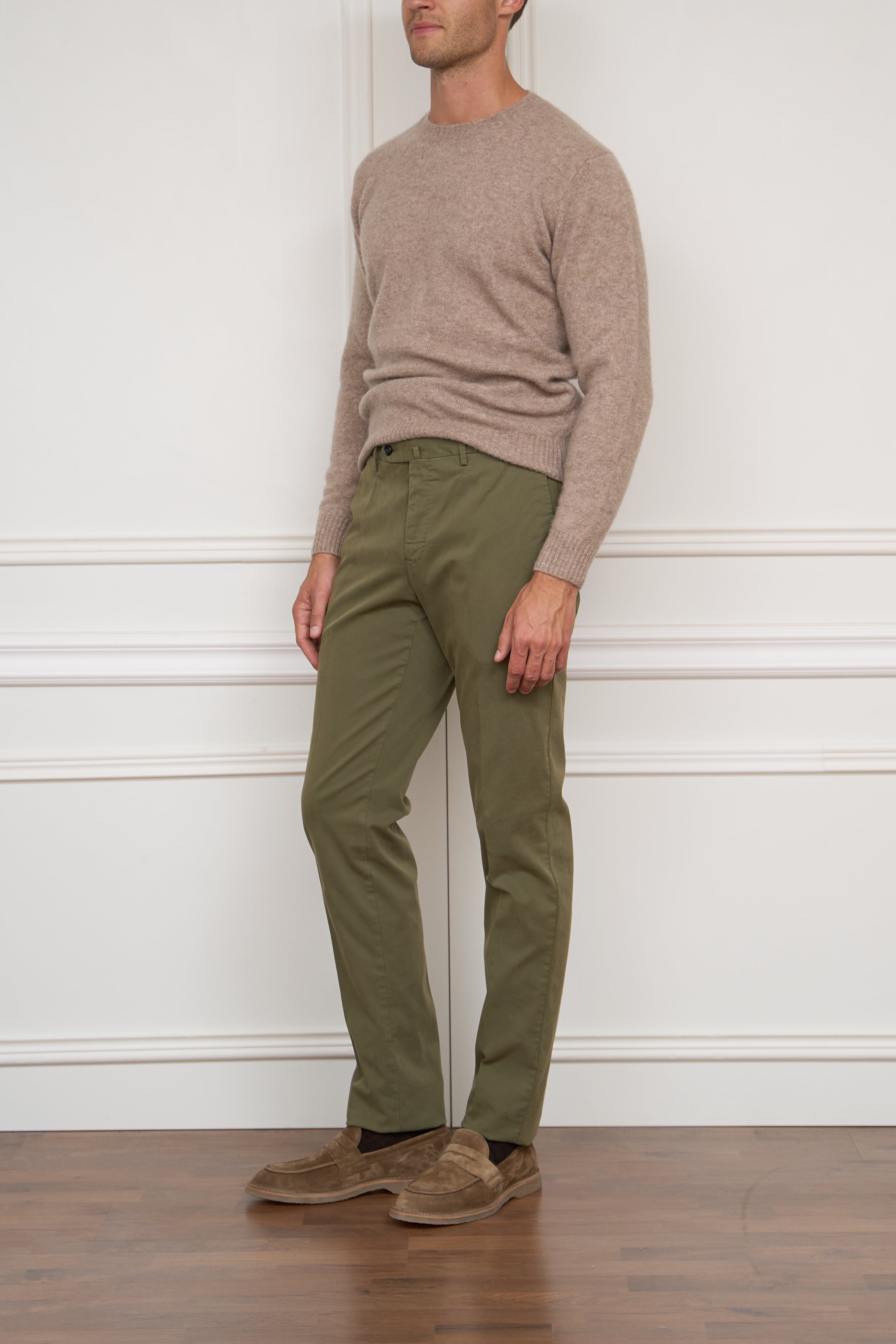 Chino in olive