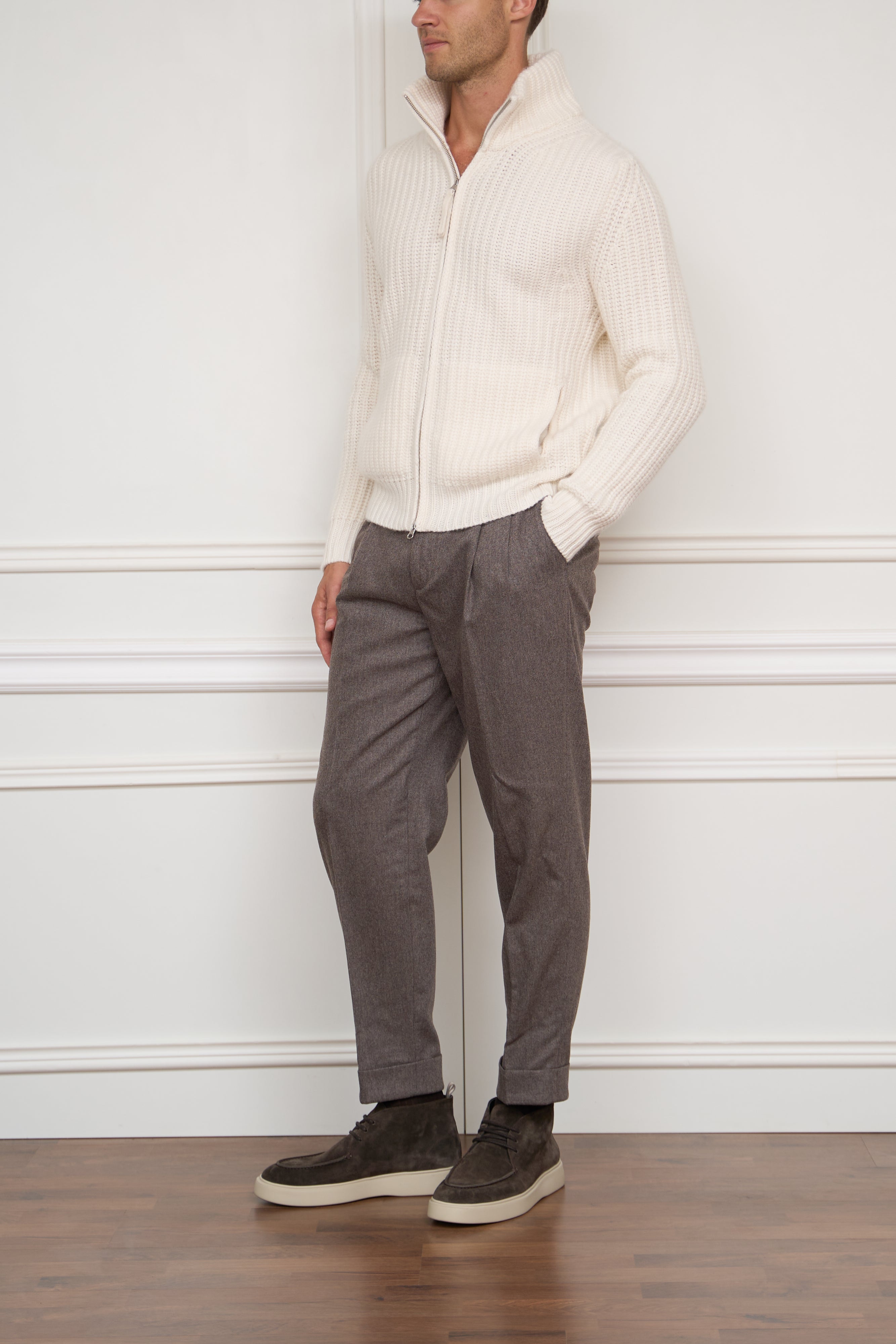 Cashmere sweater in white