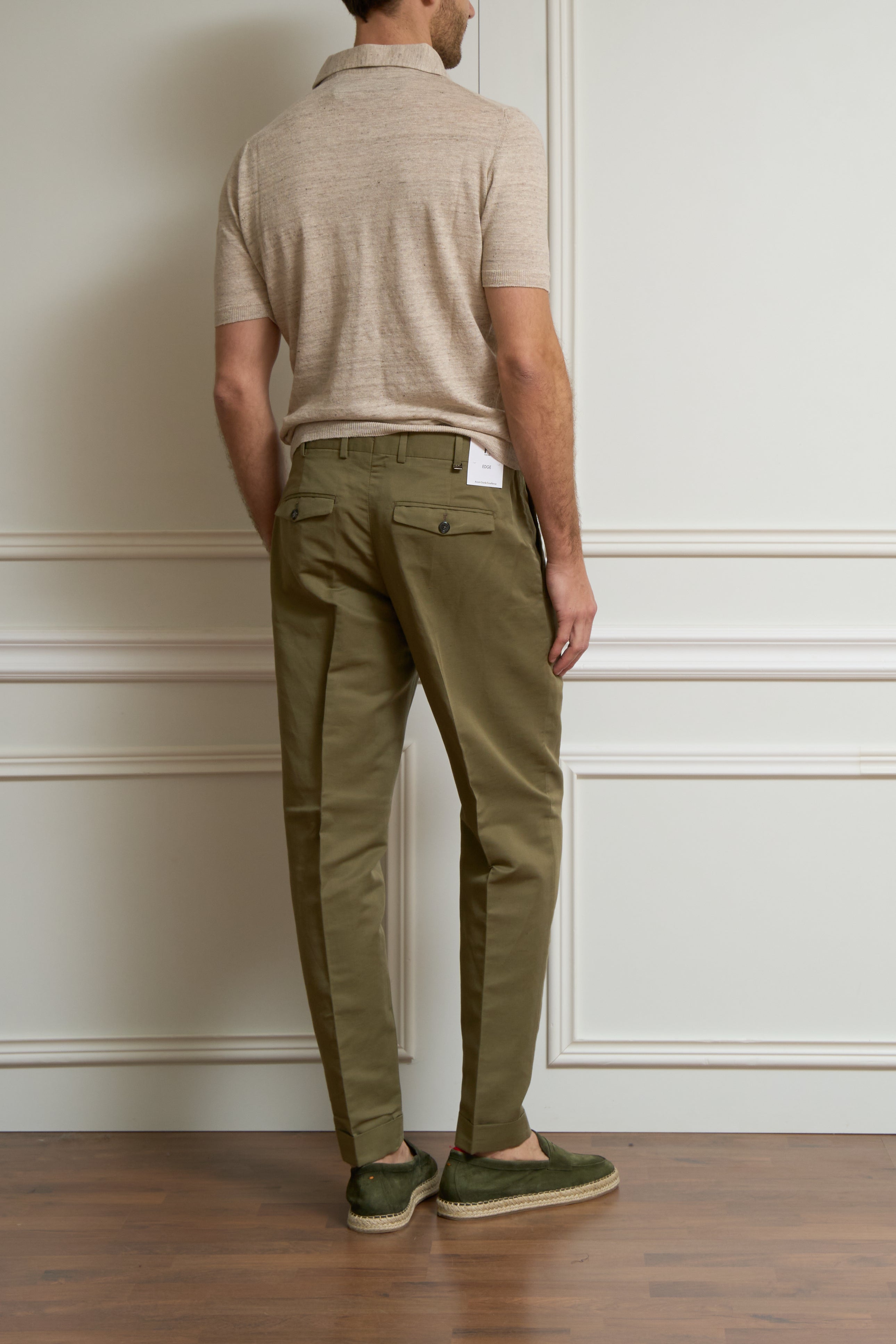 Bundfaltenhose in olive