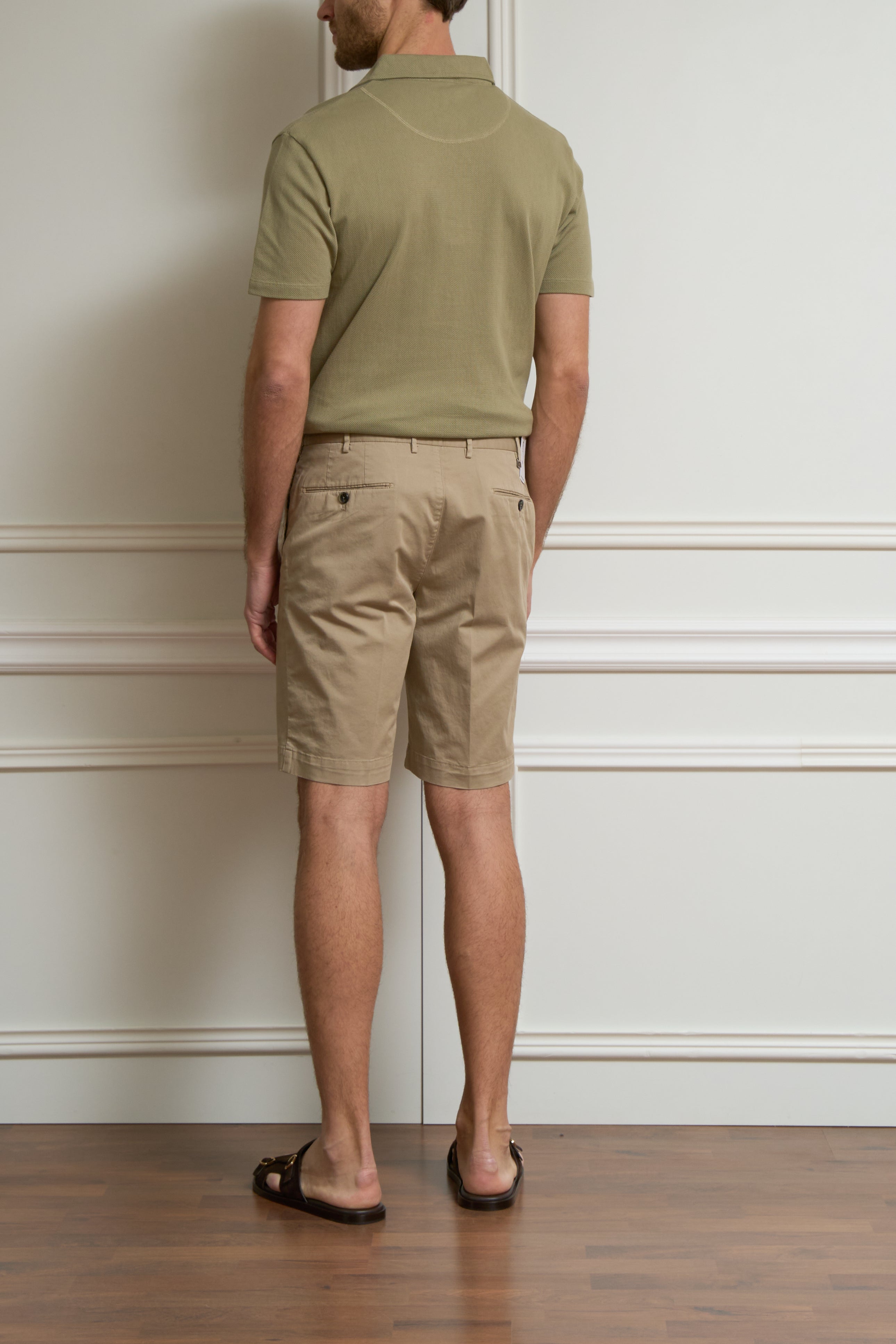 Patterned Bermuda shorts with floral print 