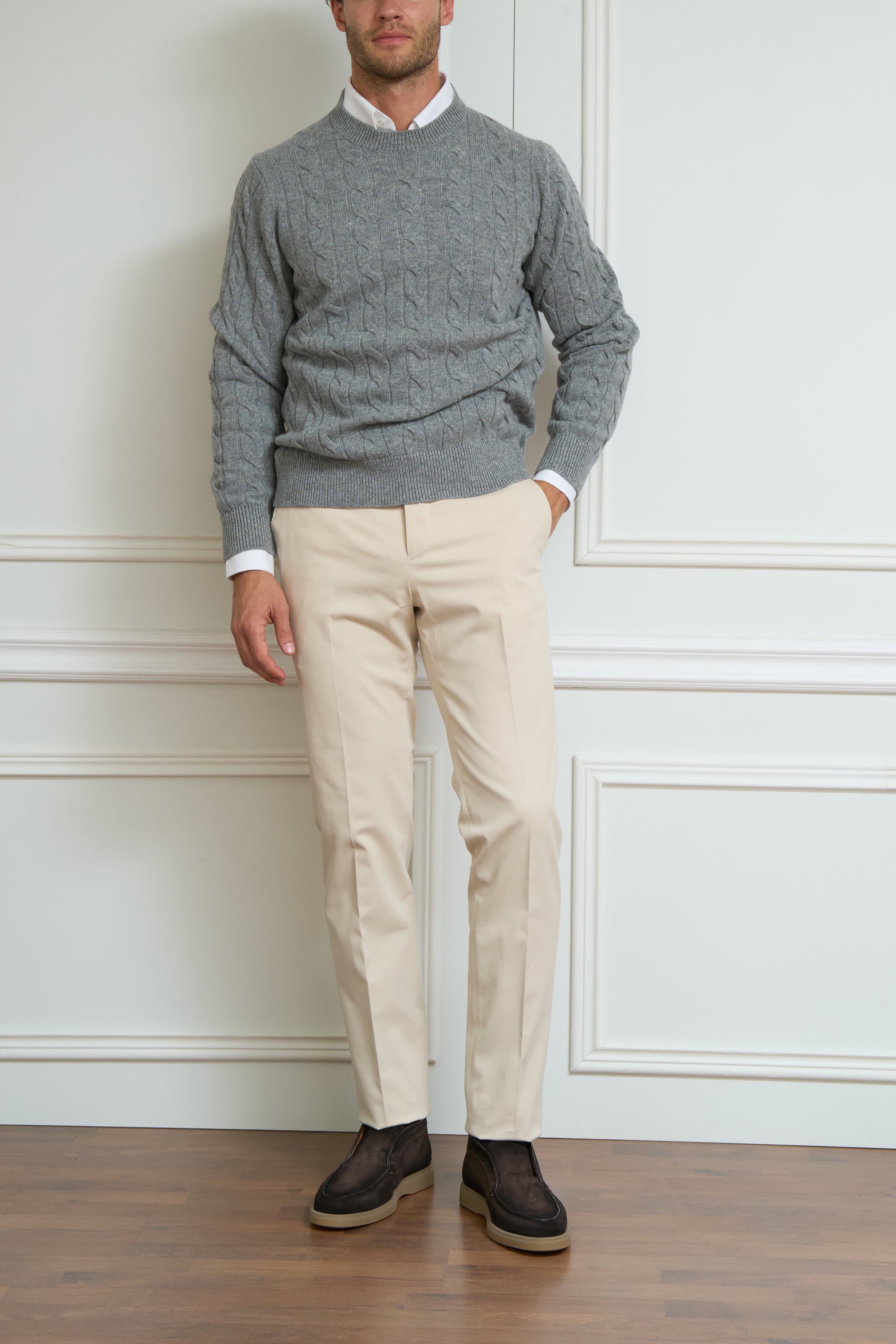 Cable-knit sweater in grey
