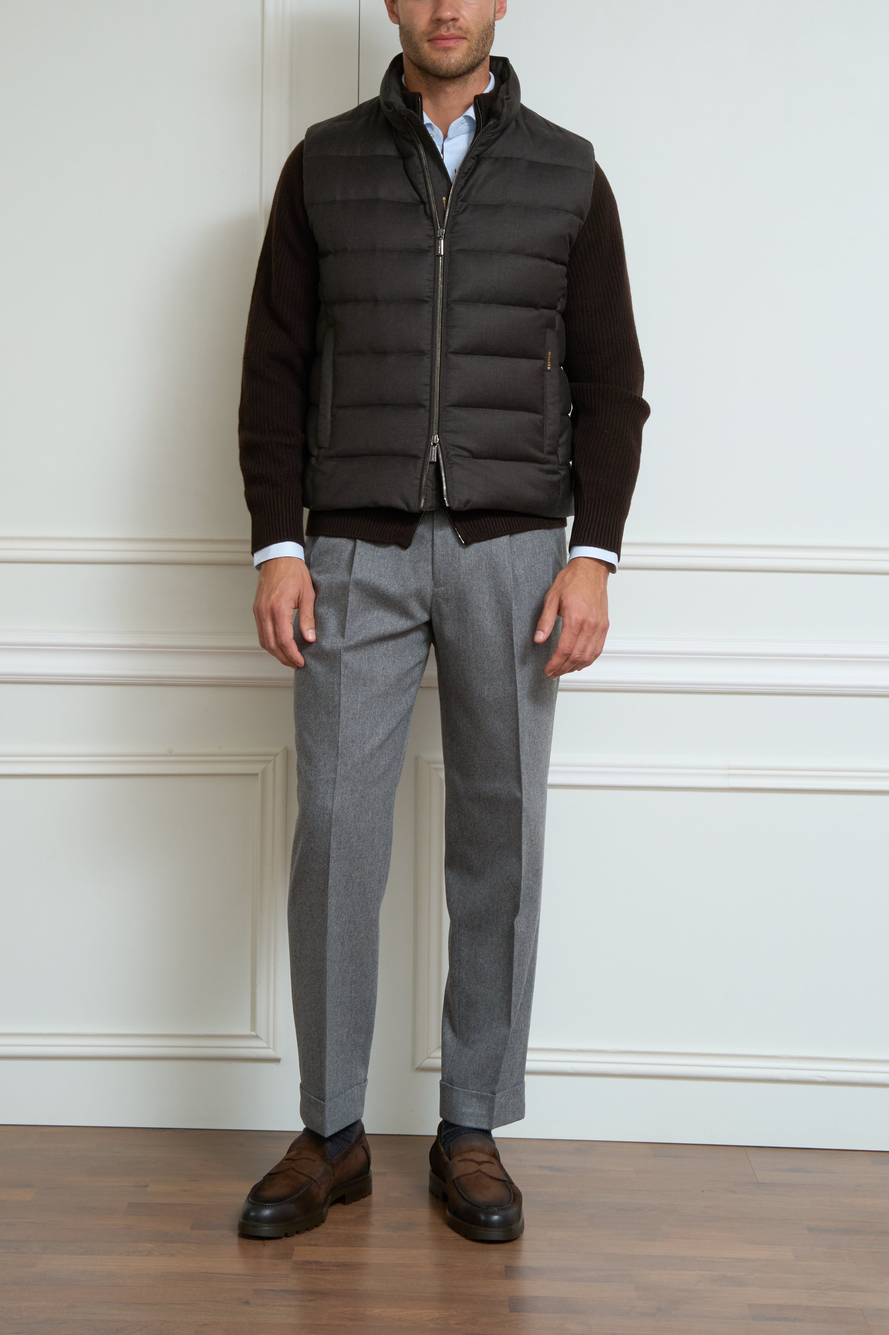 Vest in dark brown