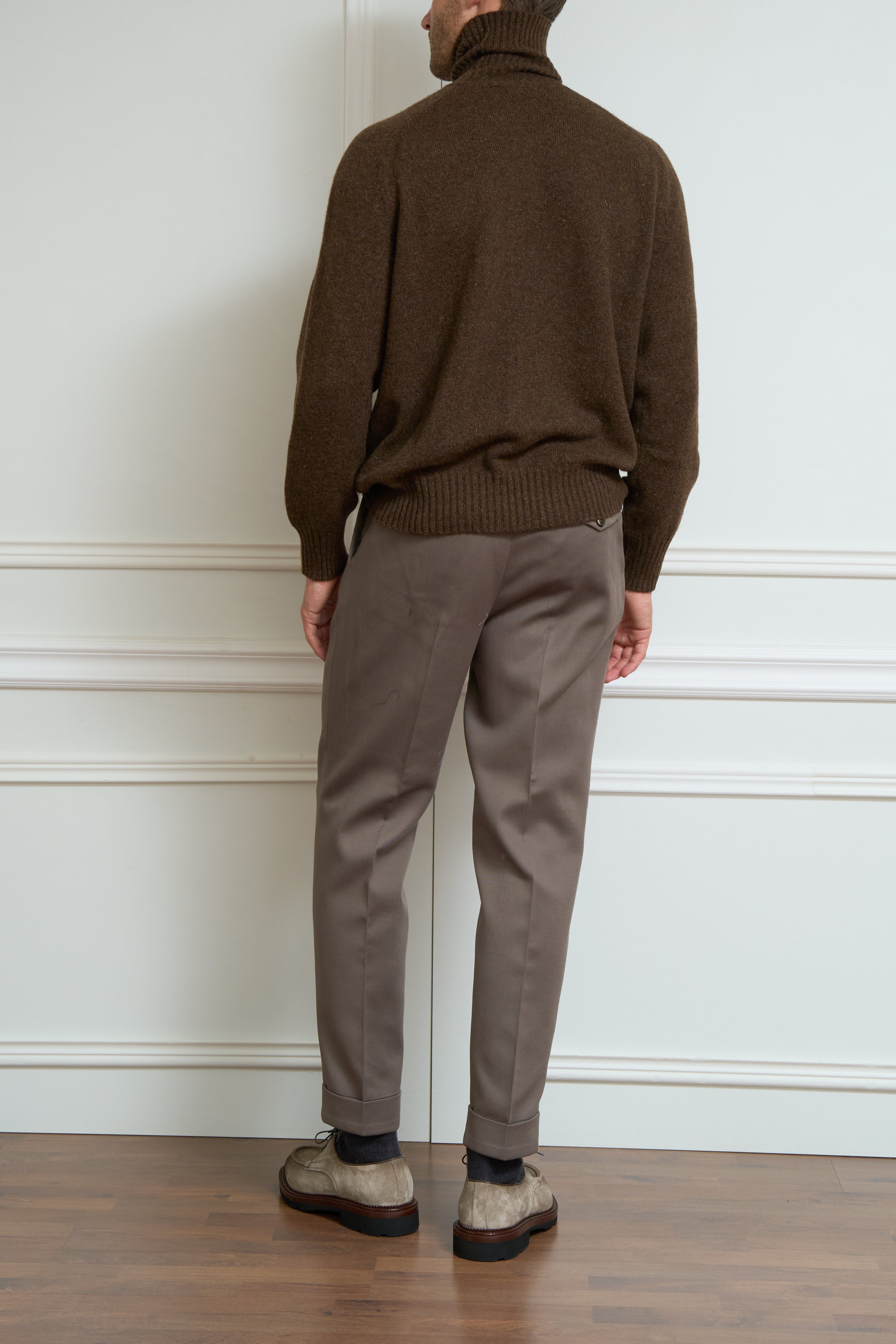 Turtleneck sweater in brown