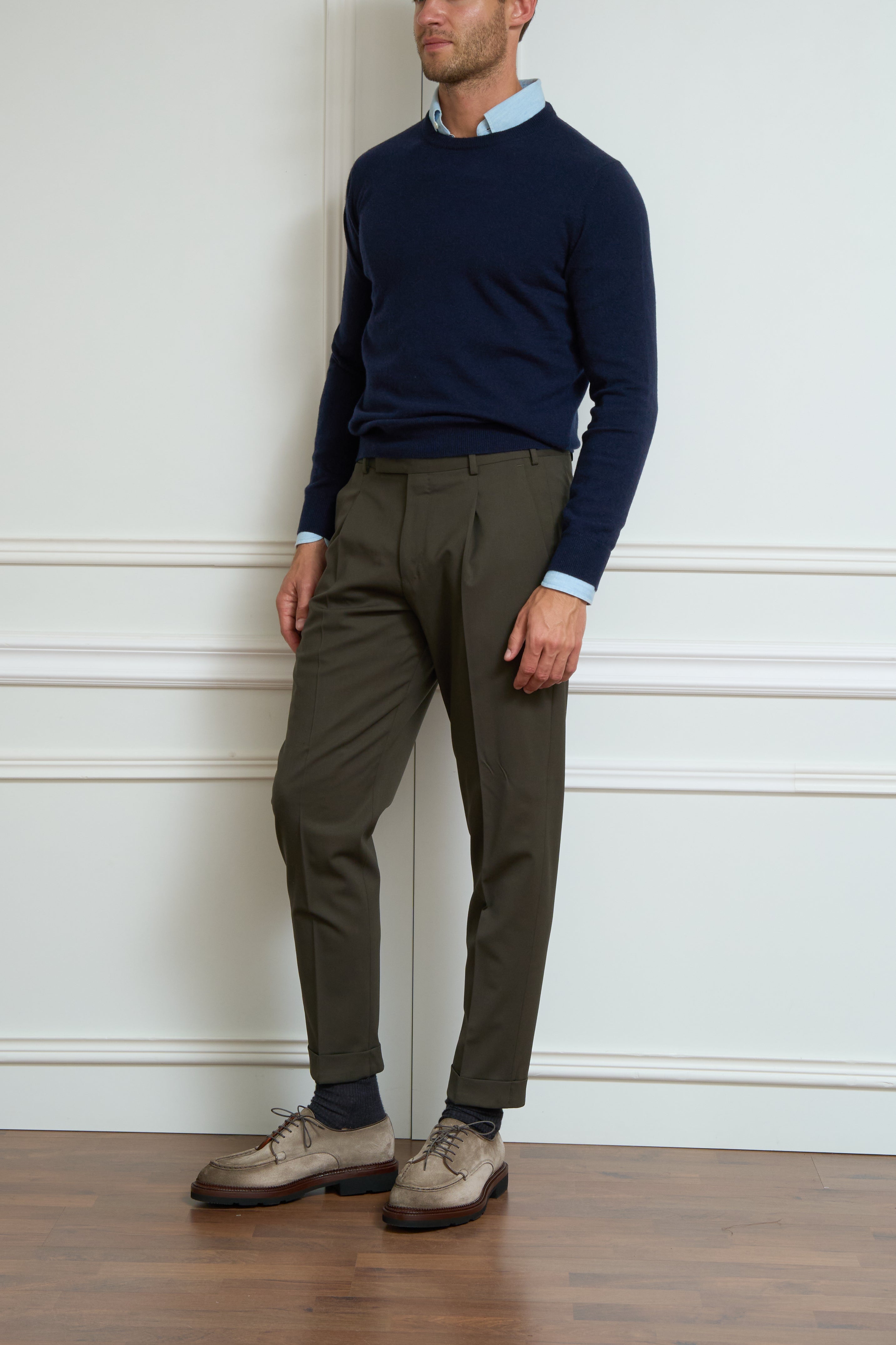 Pleated trousers in green
