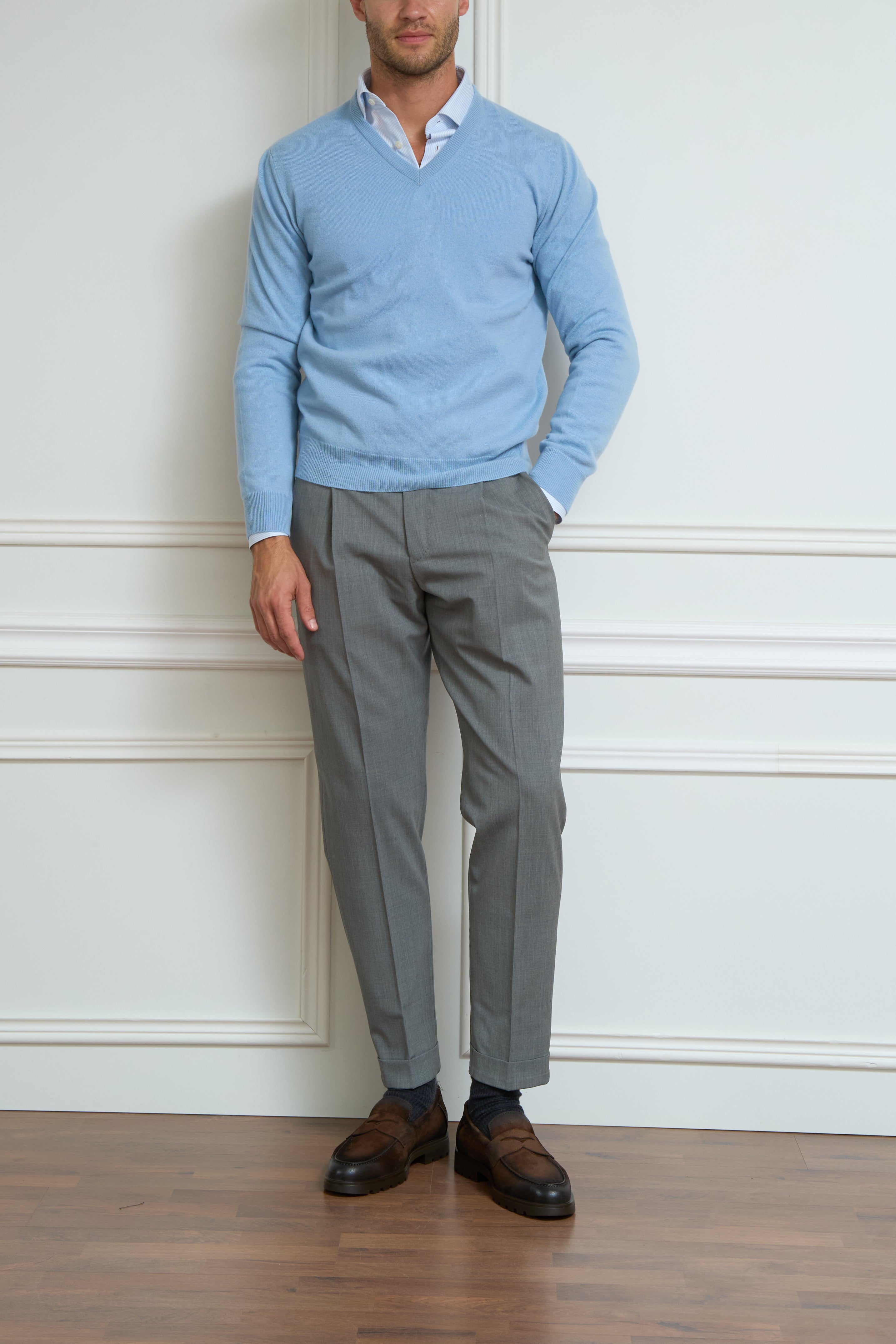 V-neck sweater in blue