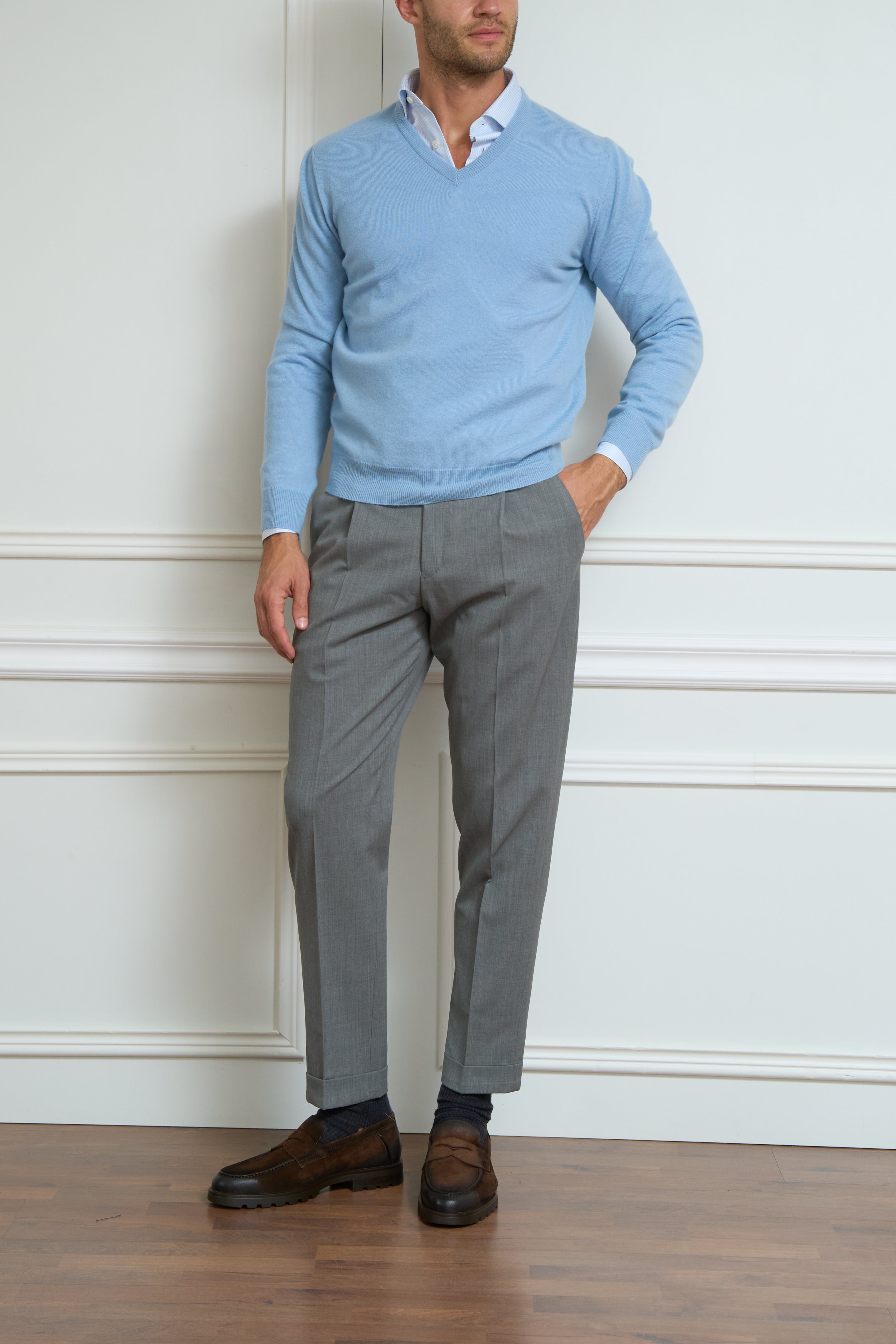 V-neck sweater in blue