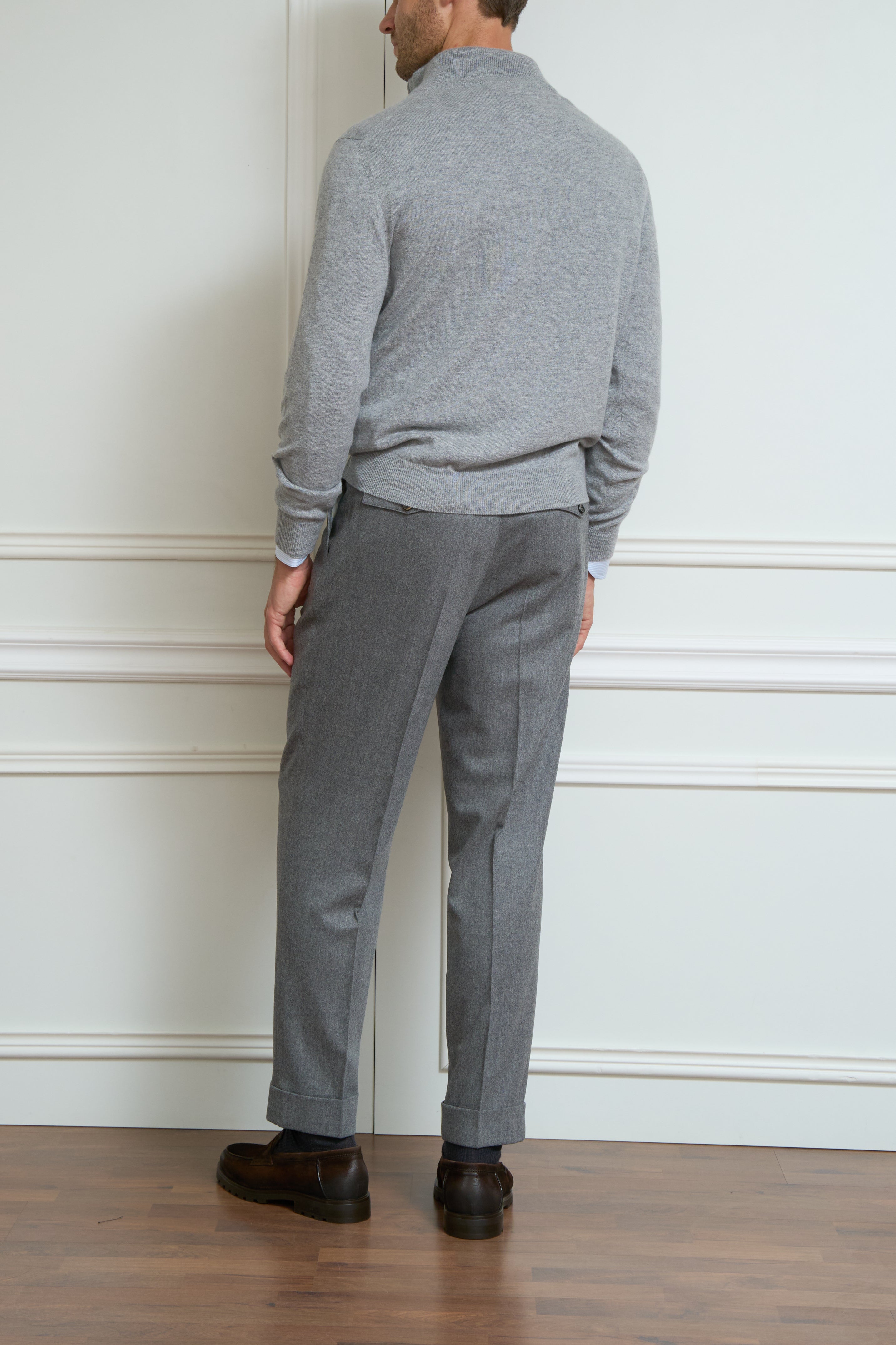 Sweater in grey