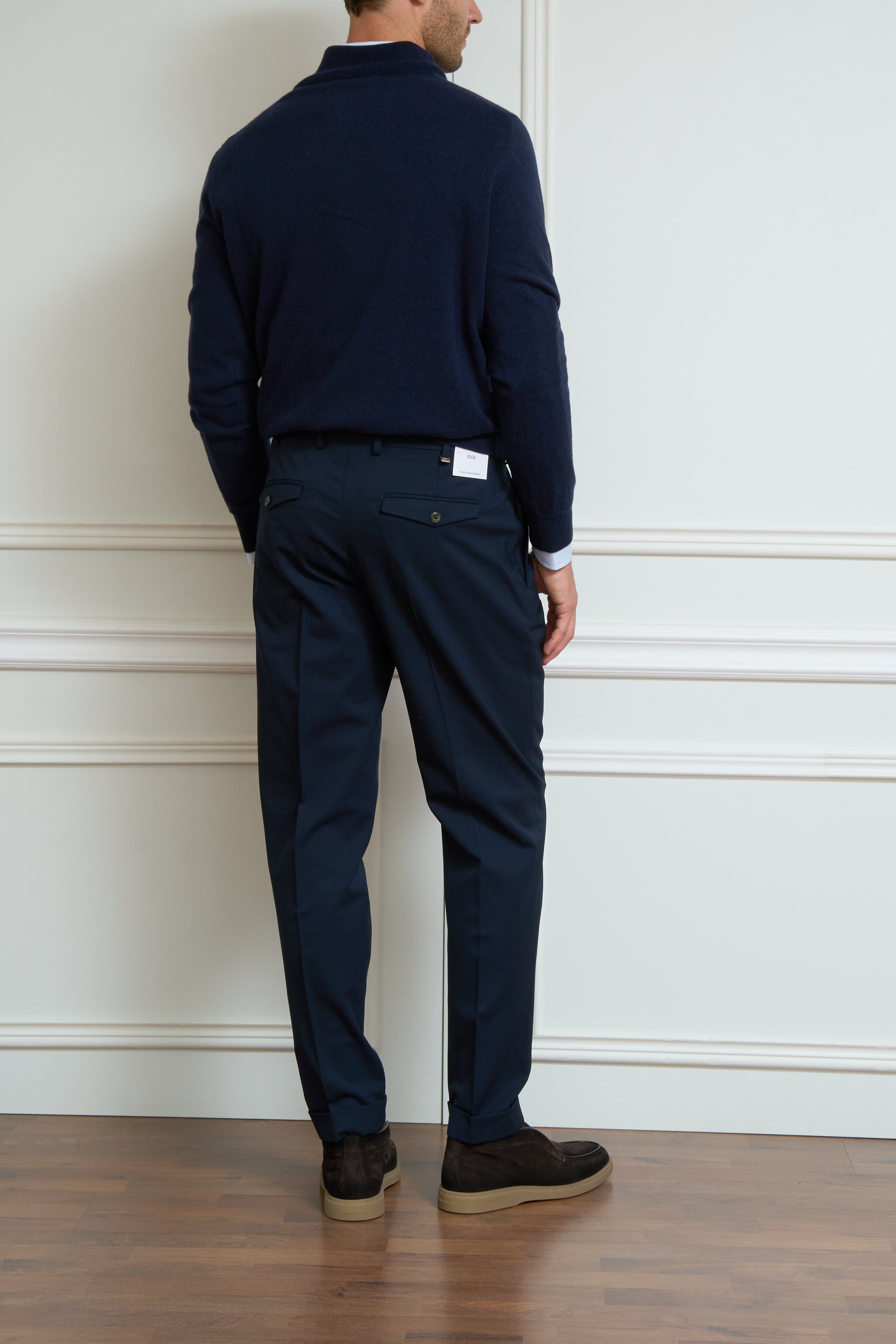 Pleated trousers in navy