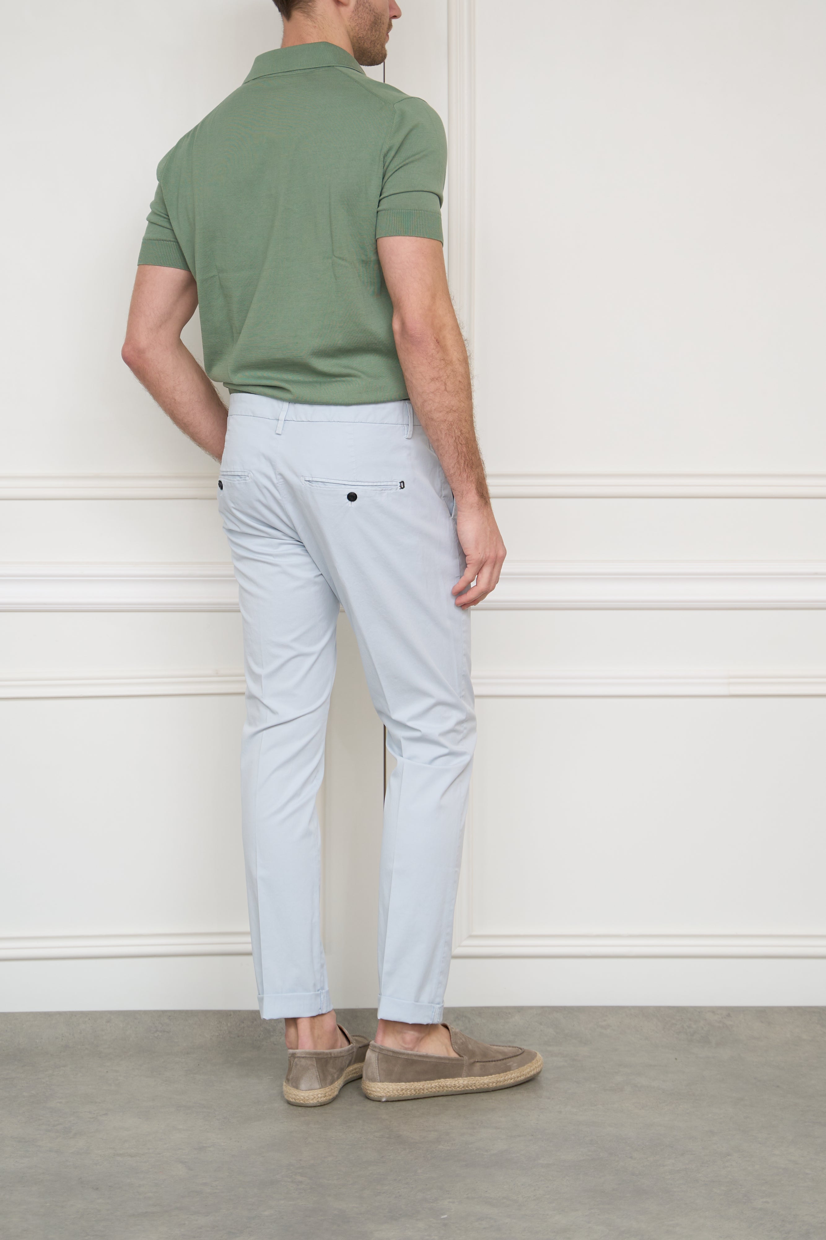 Chino in hellblau