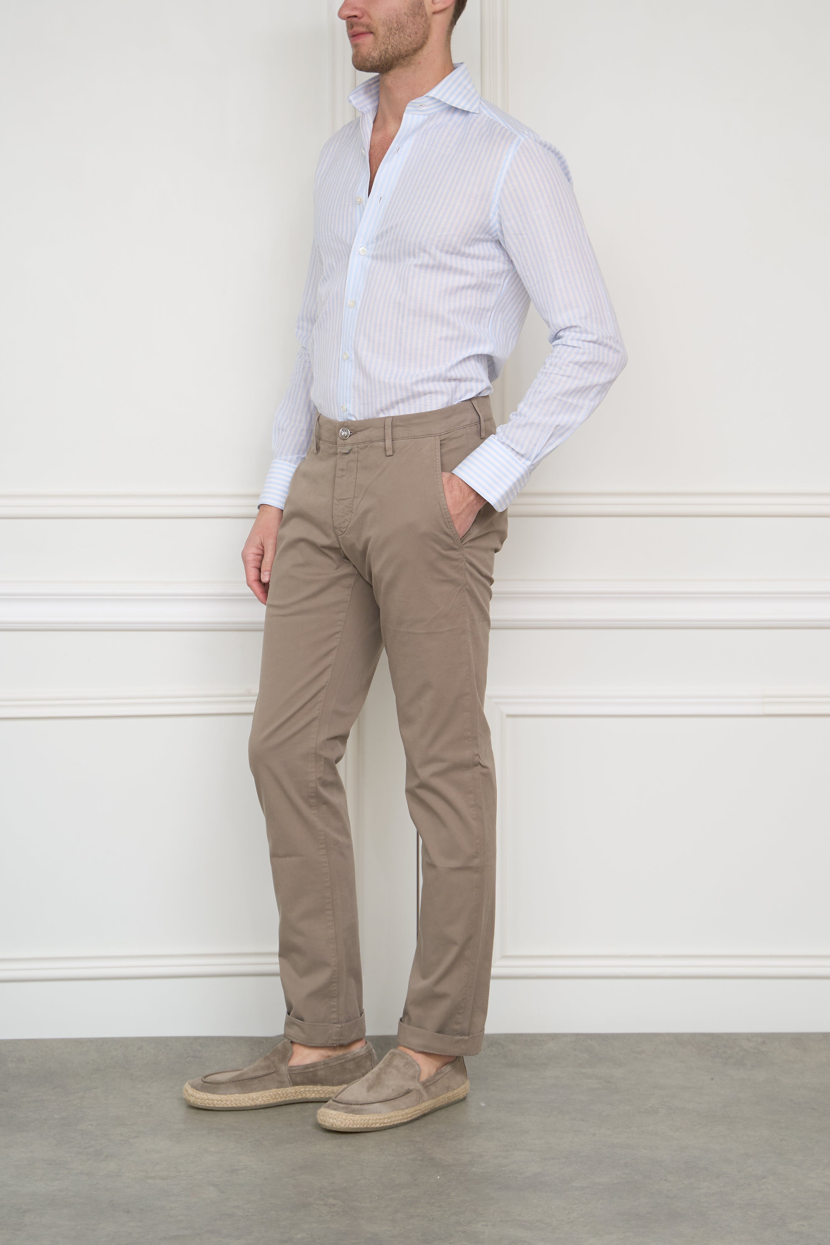 Chino in beige