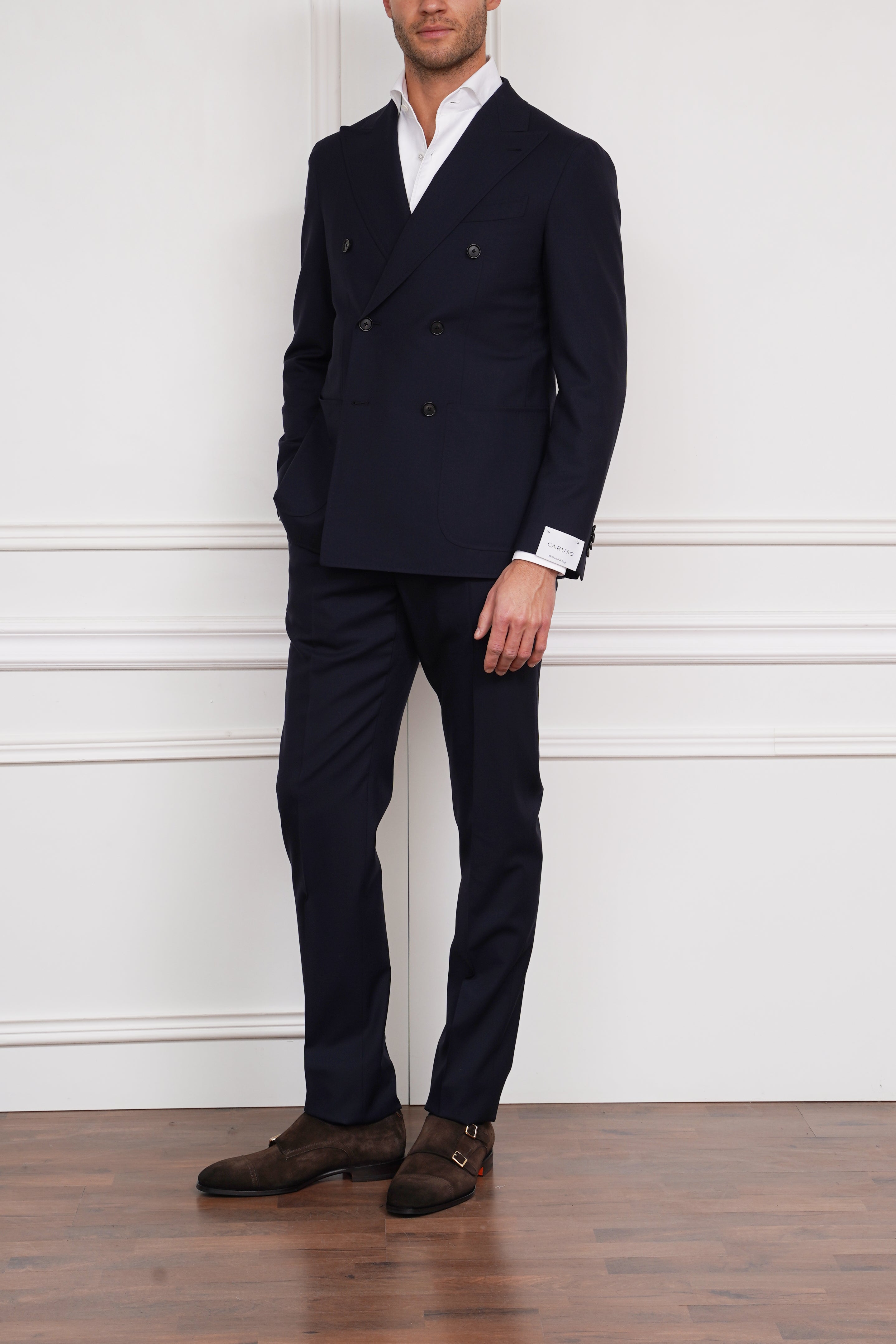 Zweireihiger Anzug in marine