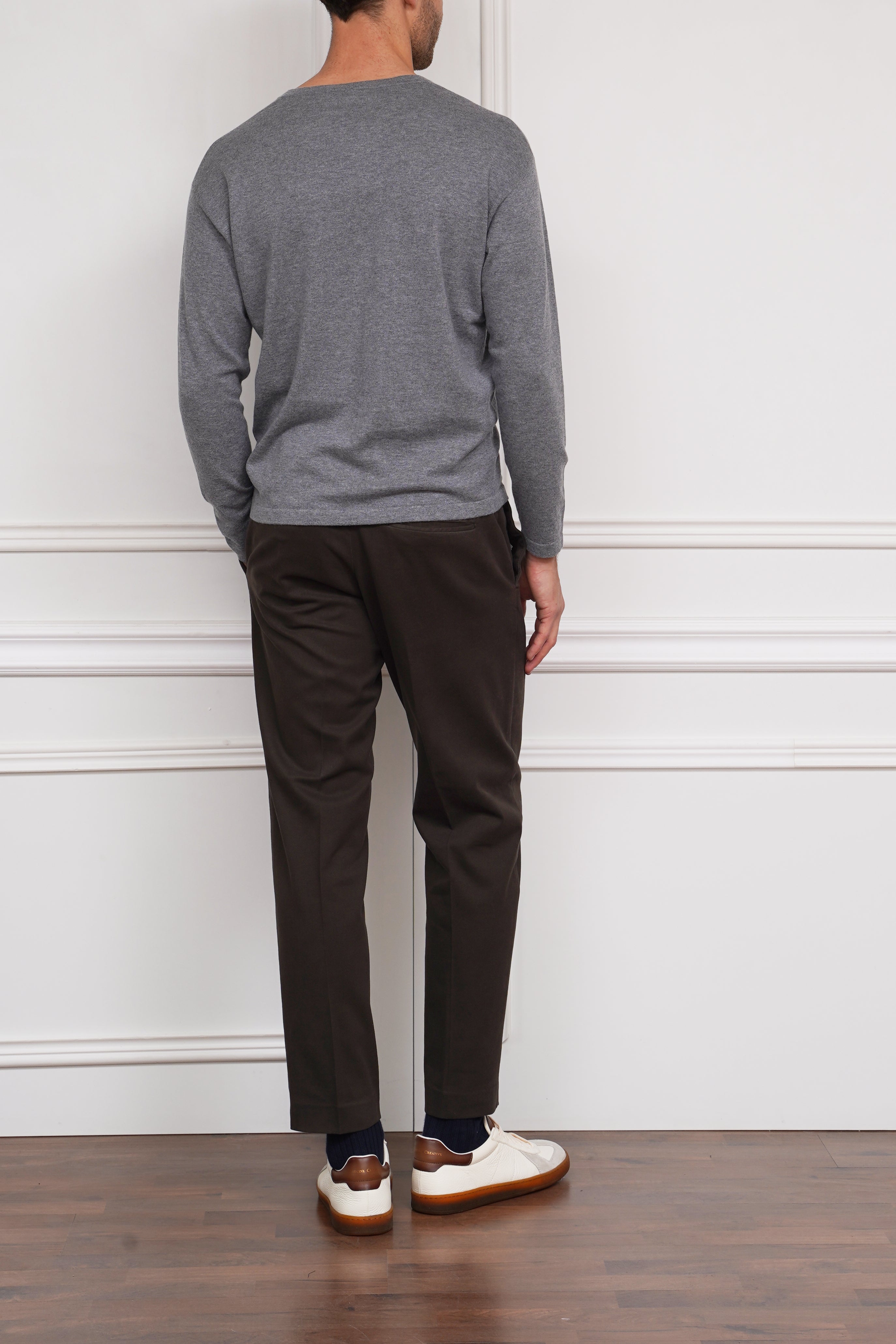 Leichter Pullover in grau