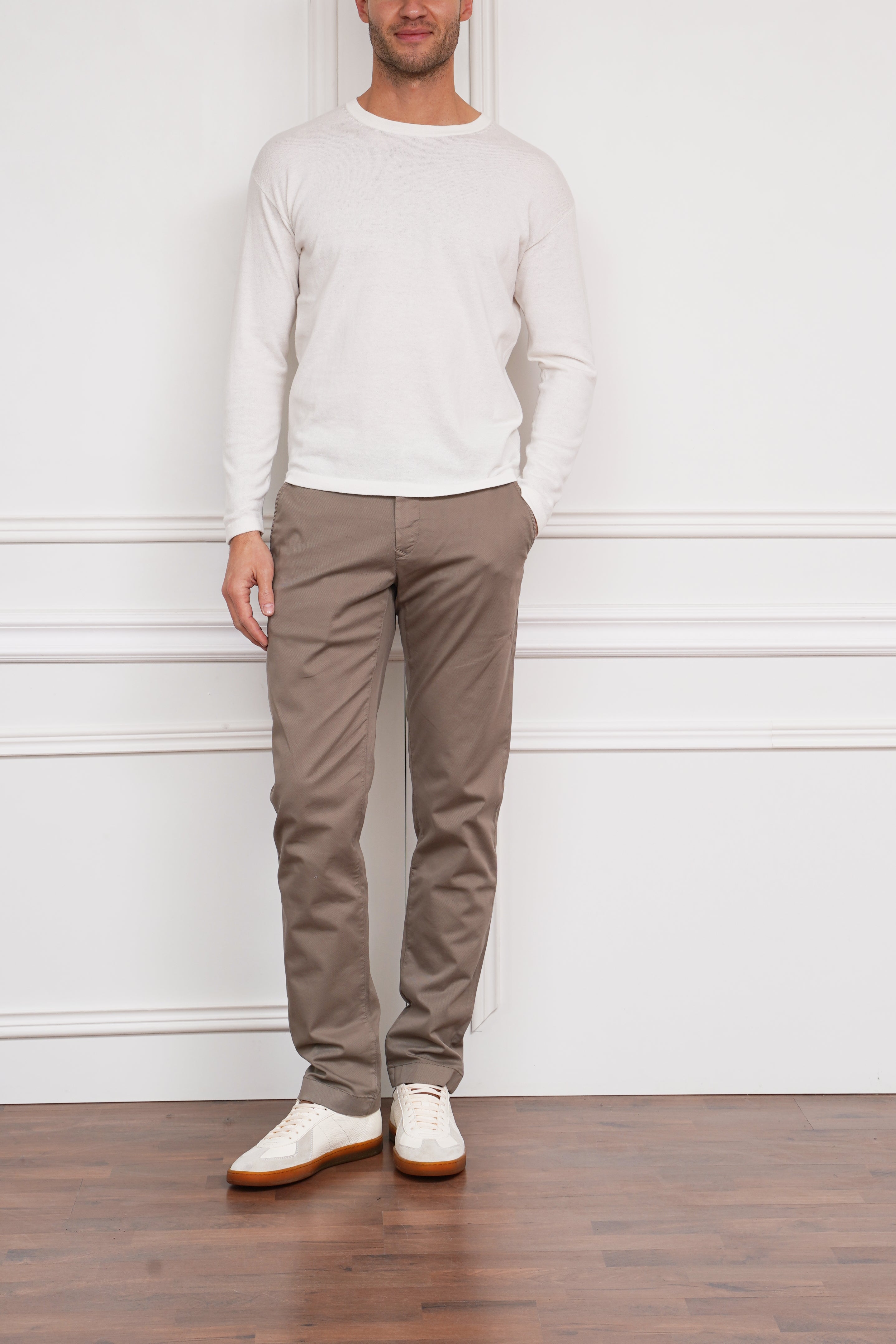 Leichter Pullover in weiß