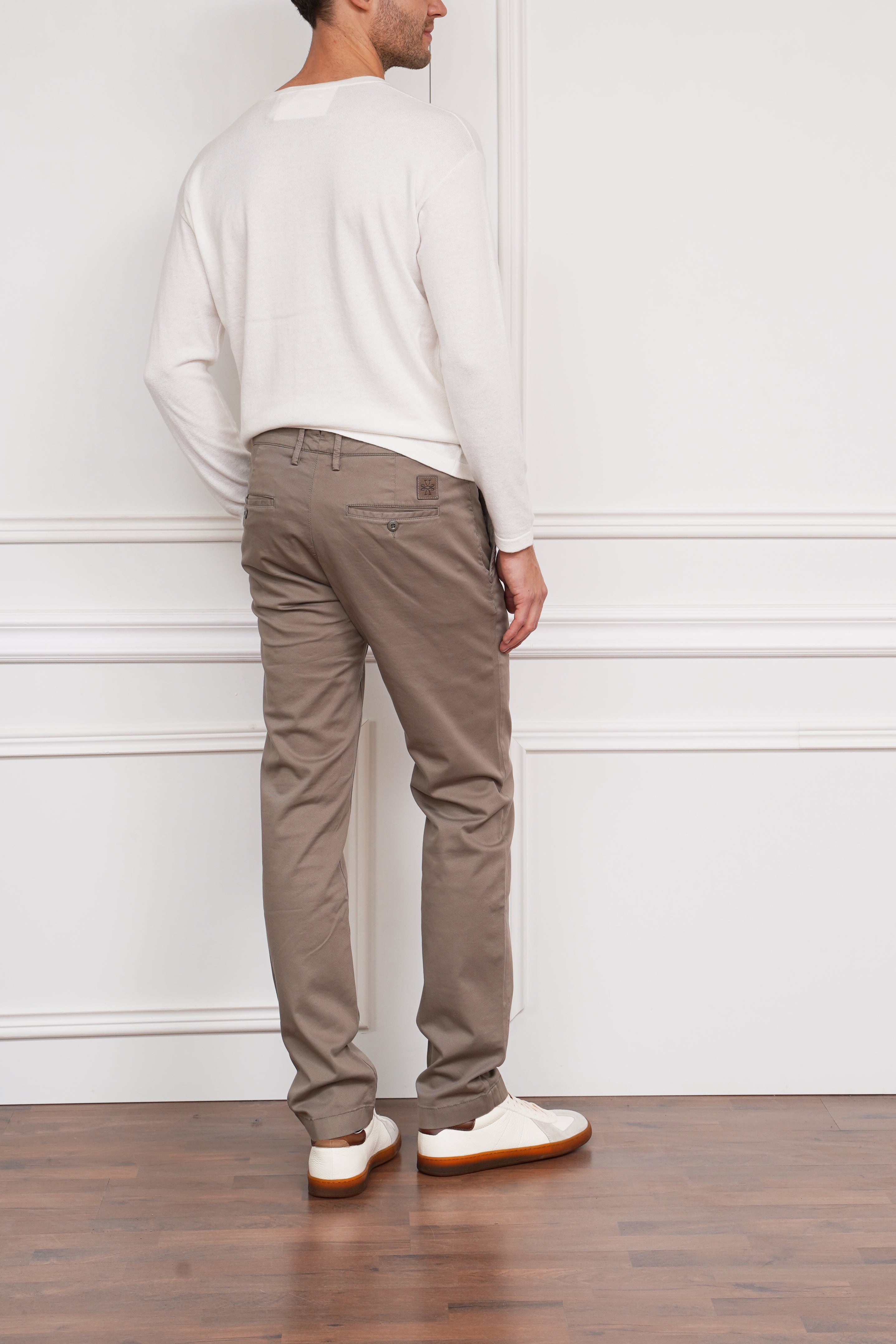 Leichter Pullover in weiß