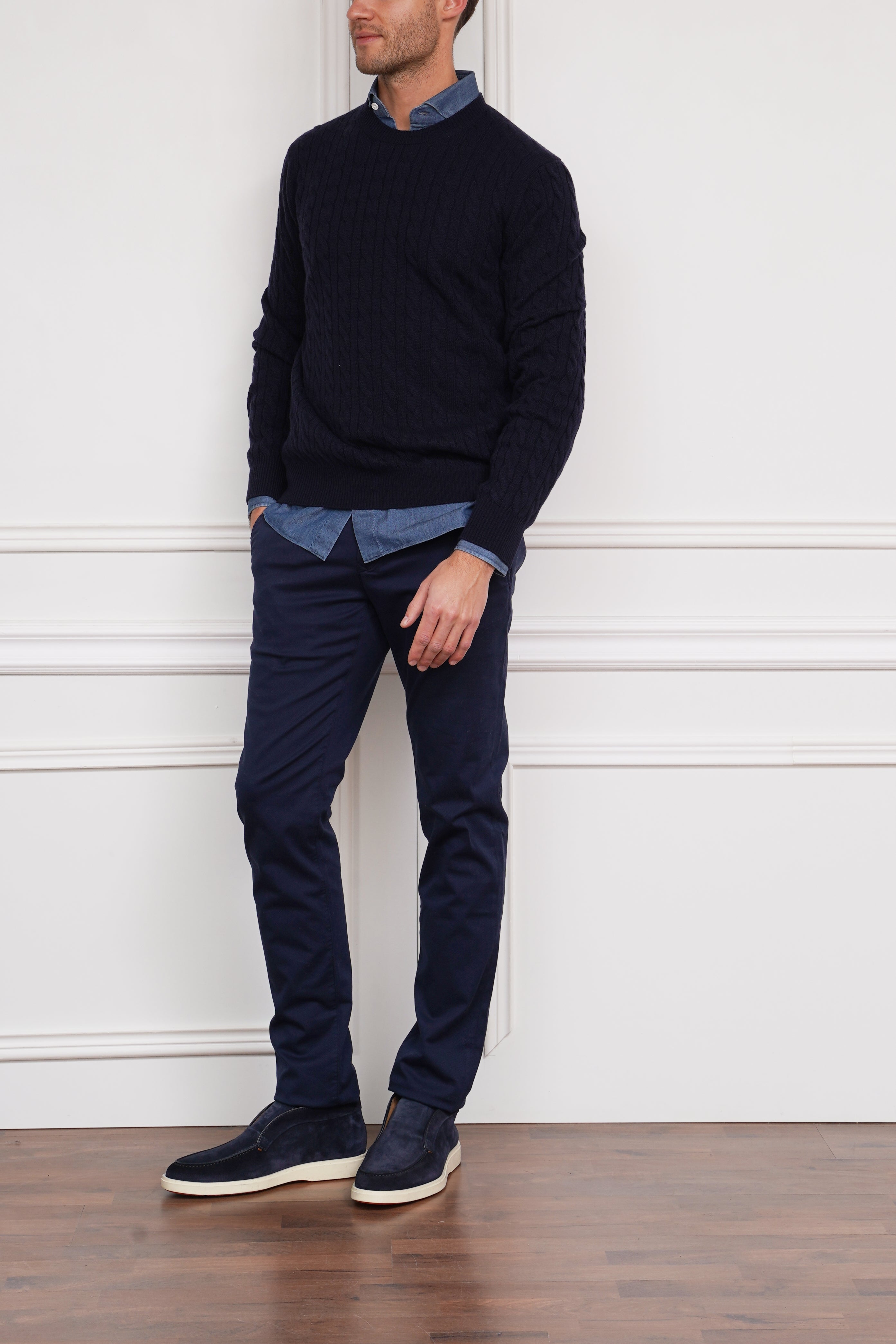 Zopfmusterpullover in marine