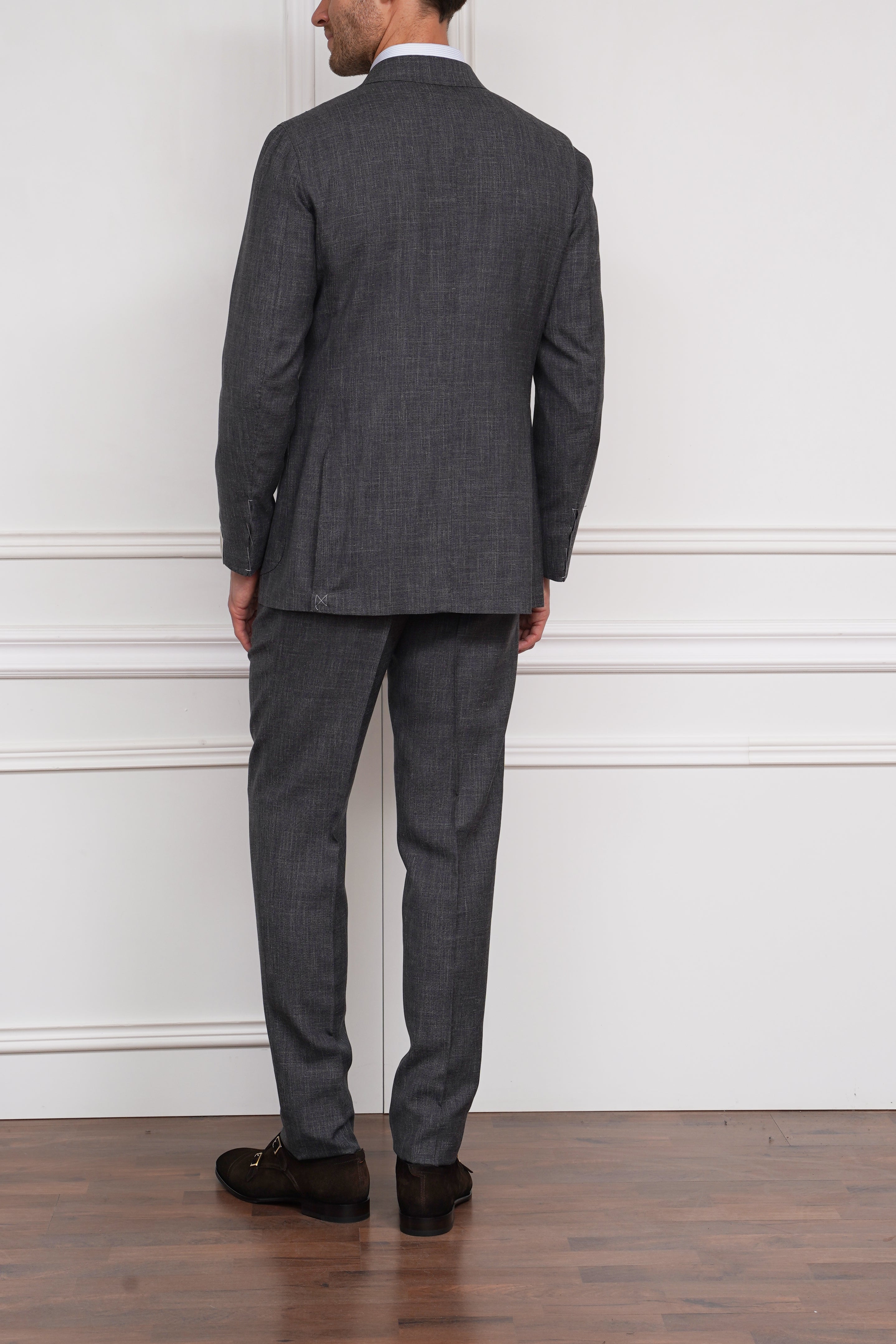 Doppelreihiger Anzug in grau