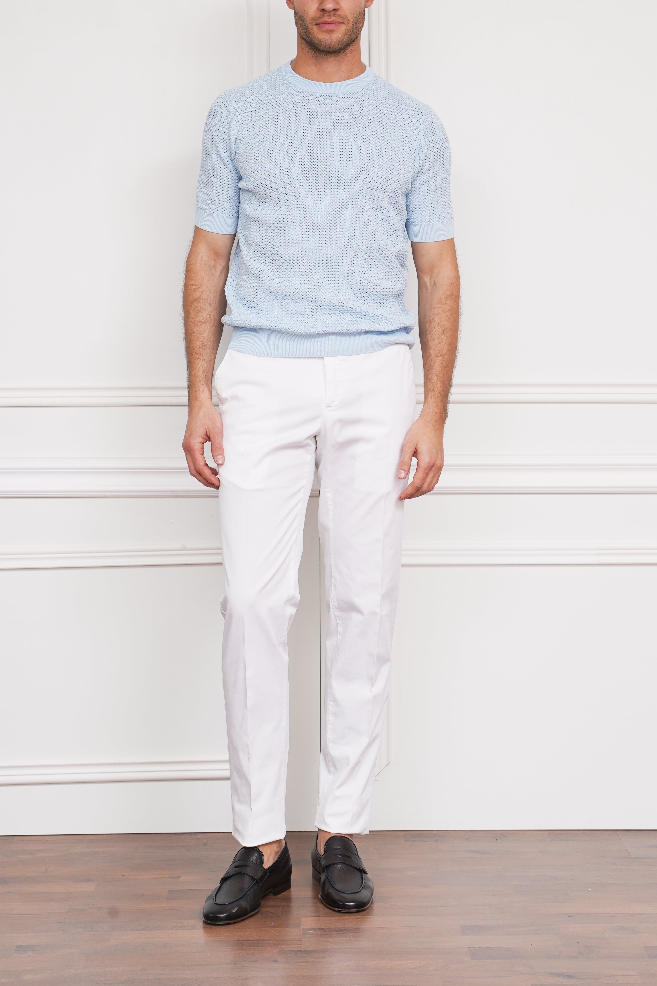 Gestricktes T-Shirt in pastellblau