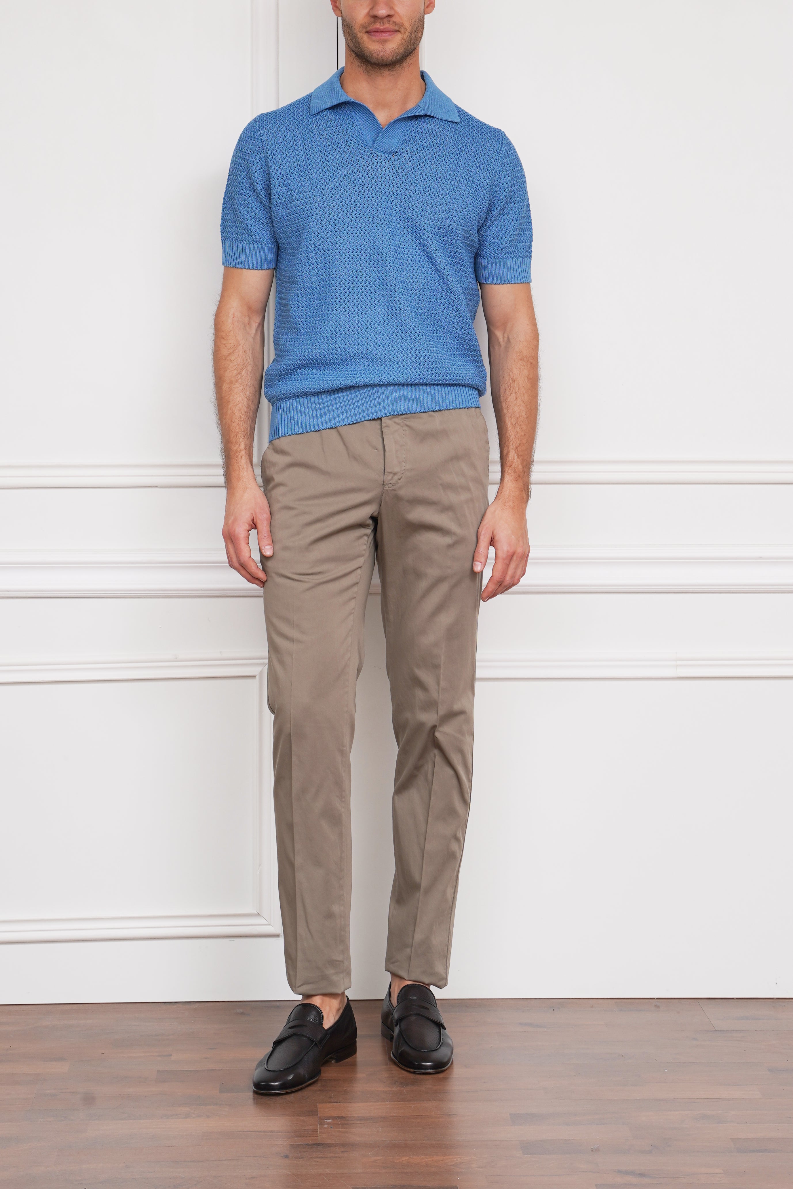 Strickpolo in hellblau