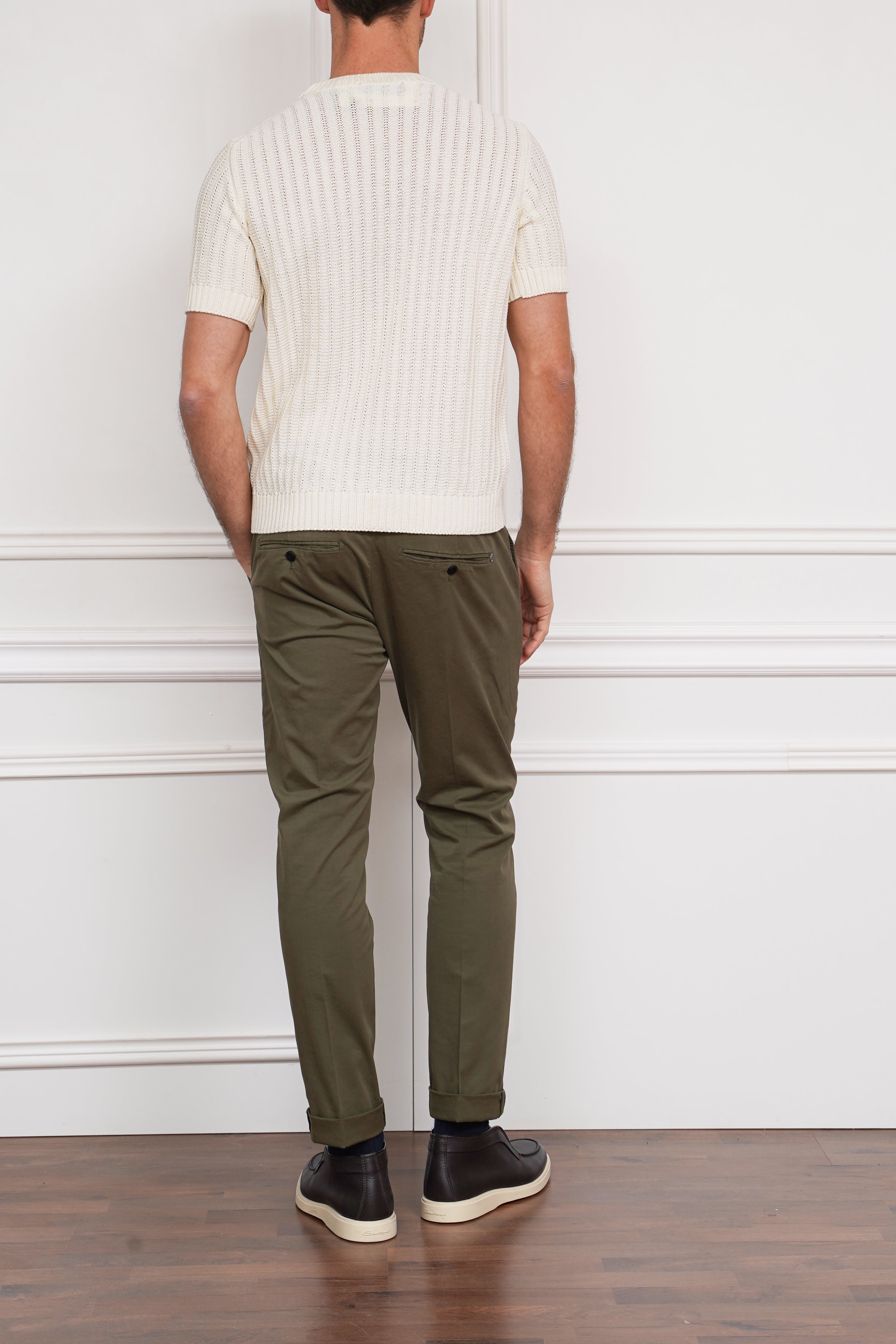 Gestricktes T-Shirt in weiß