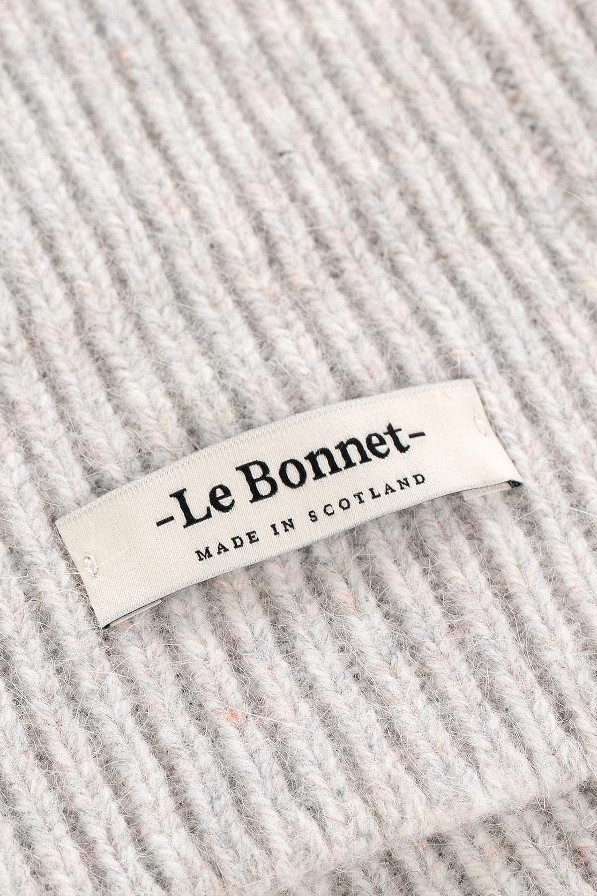 Beanie in irridescent