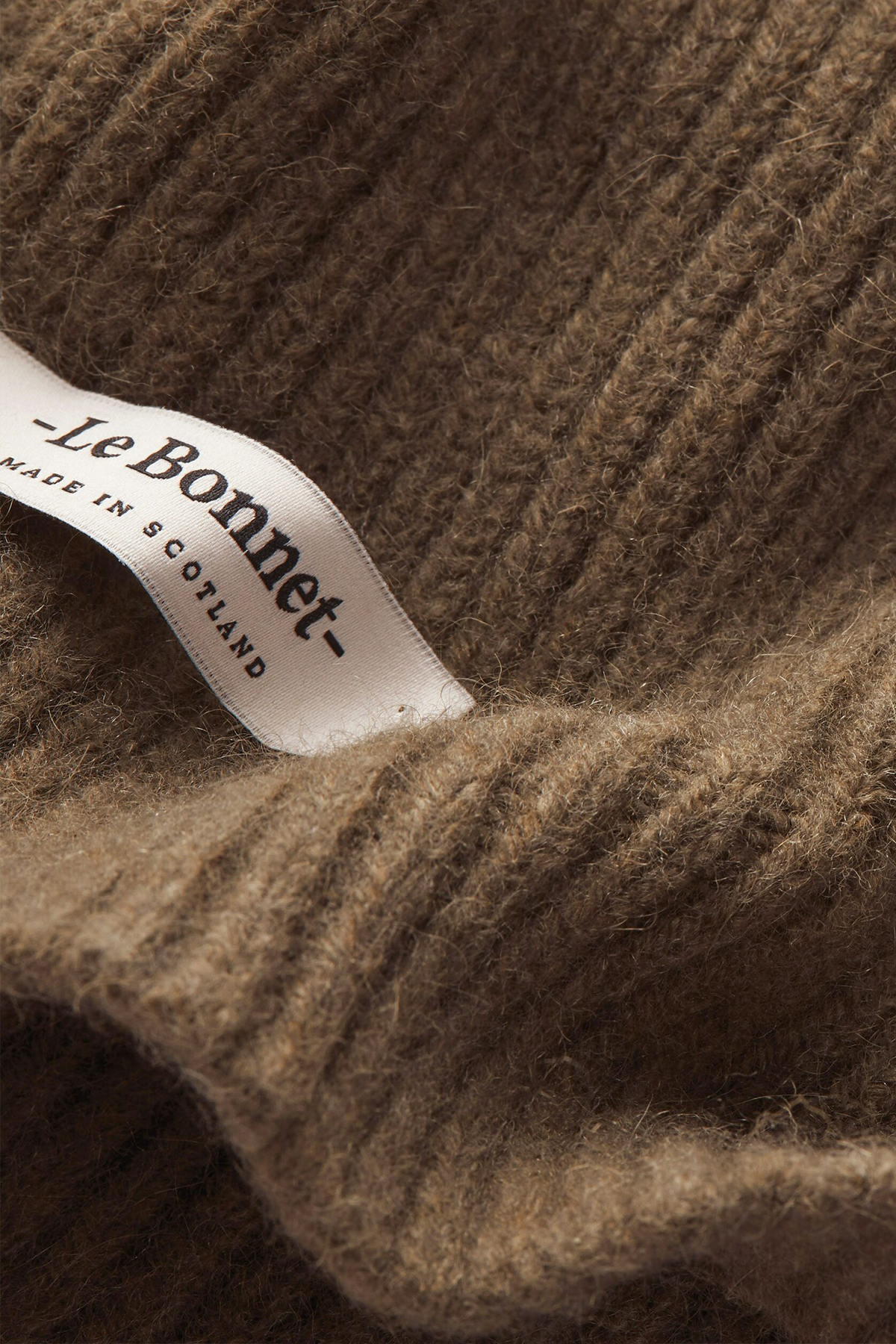 Beanie in walnut