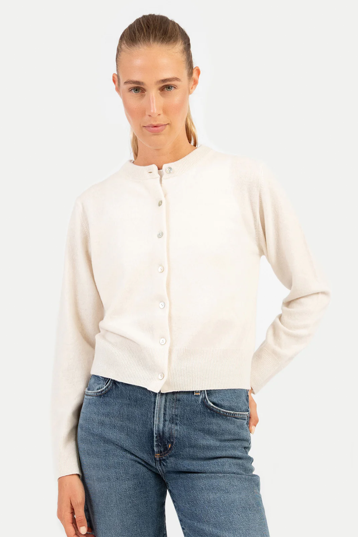 Strickjacke weiß Anna V Berg - C.Wirschke Düsseldorf