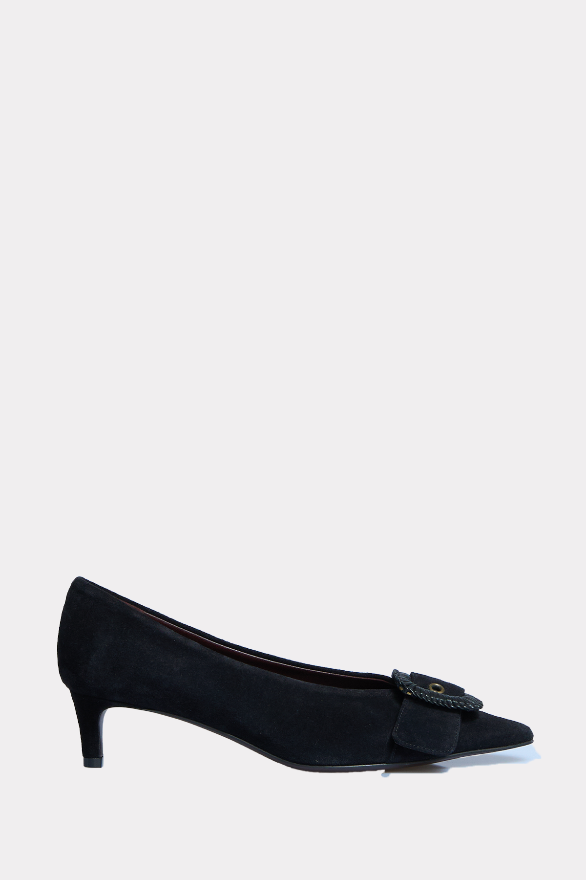 Black pumps
