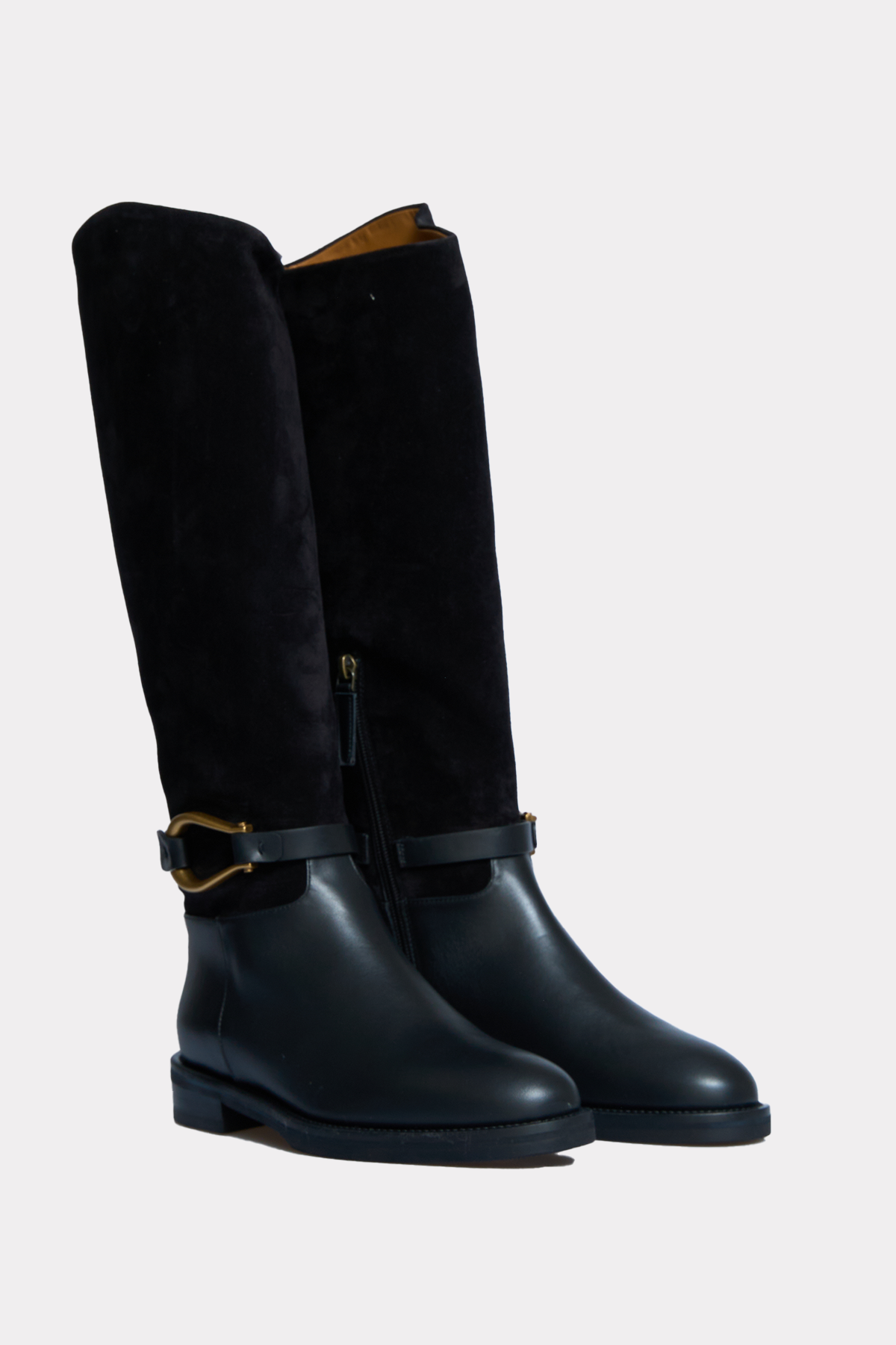 Boots in black