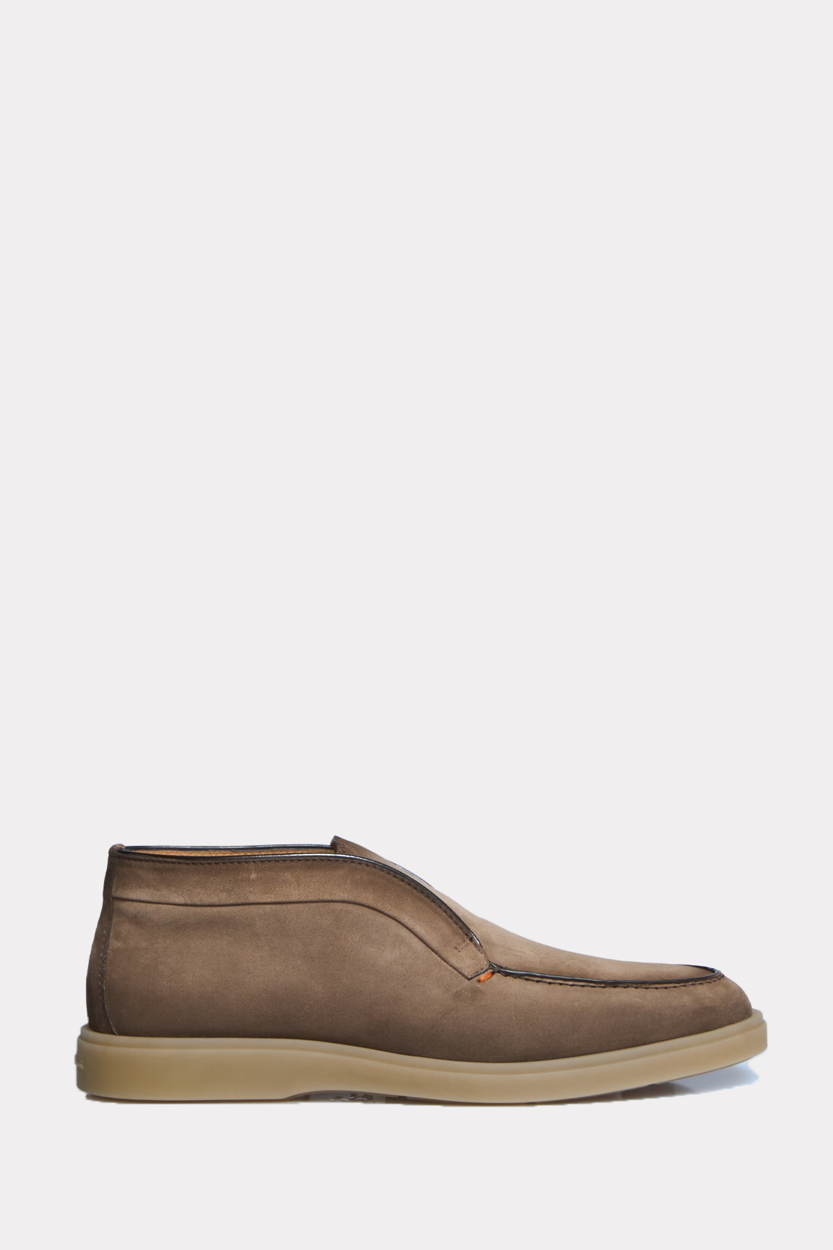 Boots in light brown