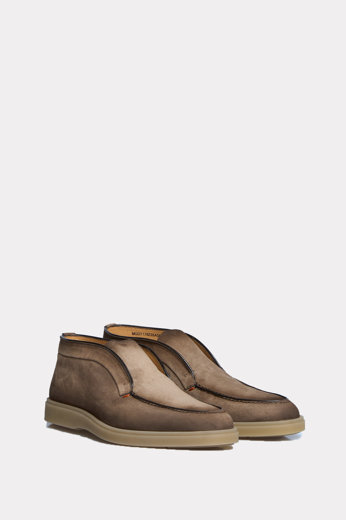 Boots in light brown