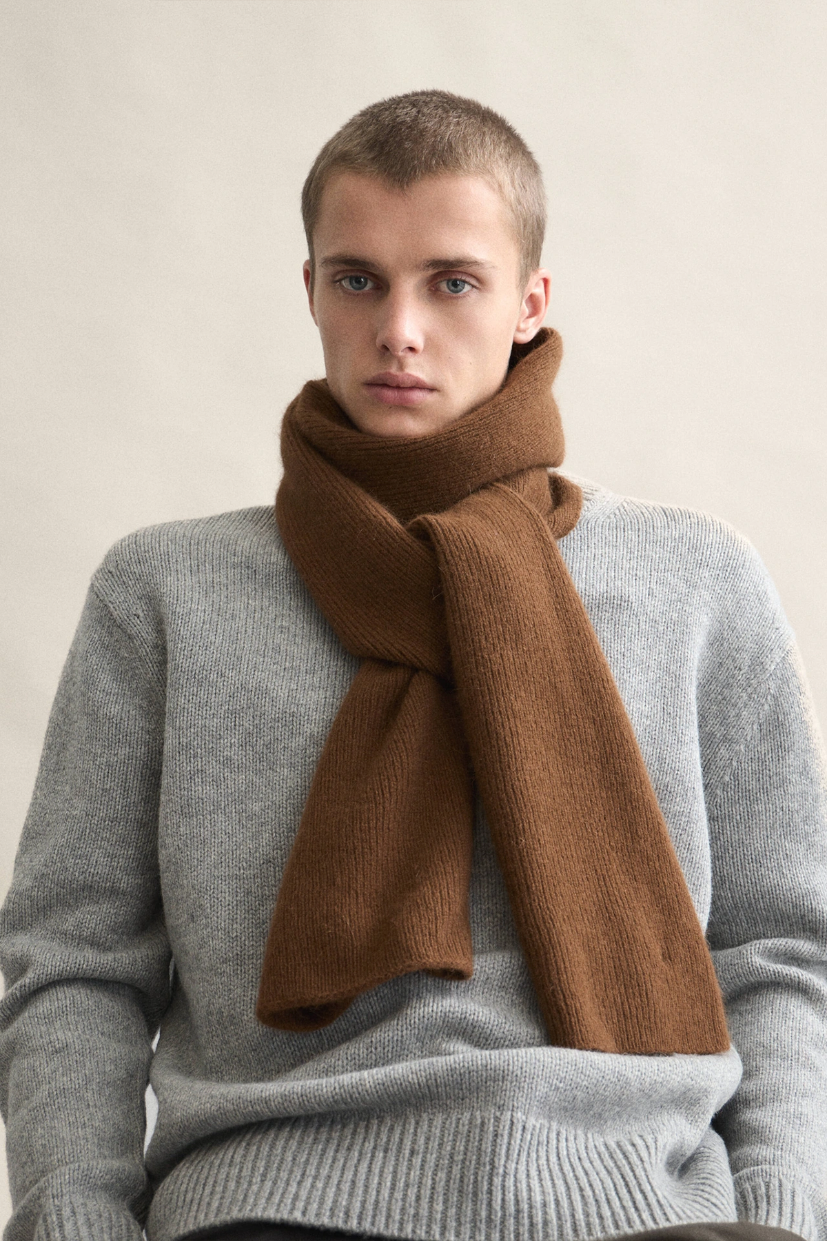 Schal in walnut