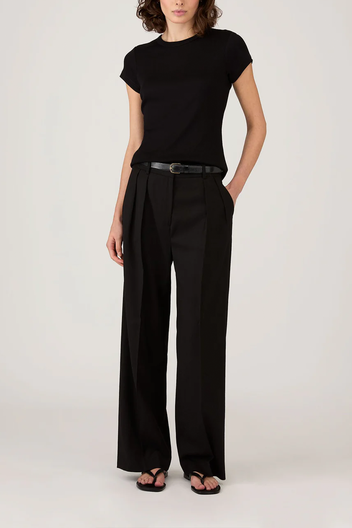 Geripptes T‑Shirt in schwarz