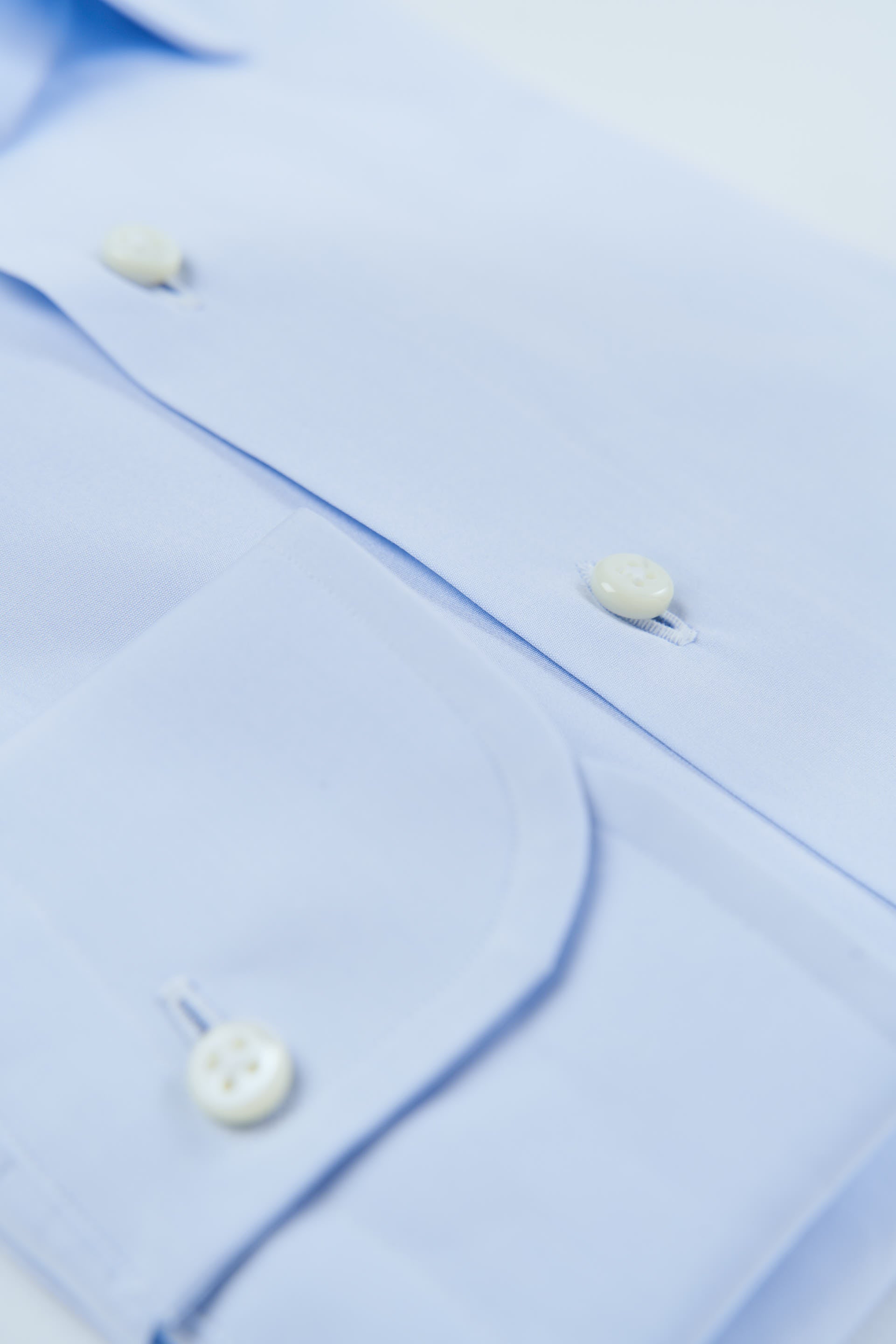 Poplin shirt in light blue with shark collar