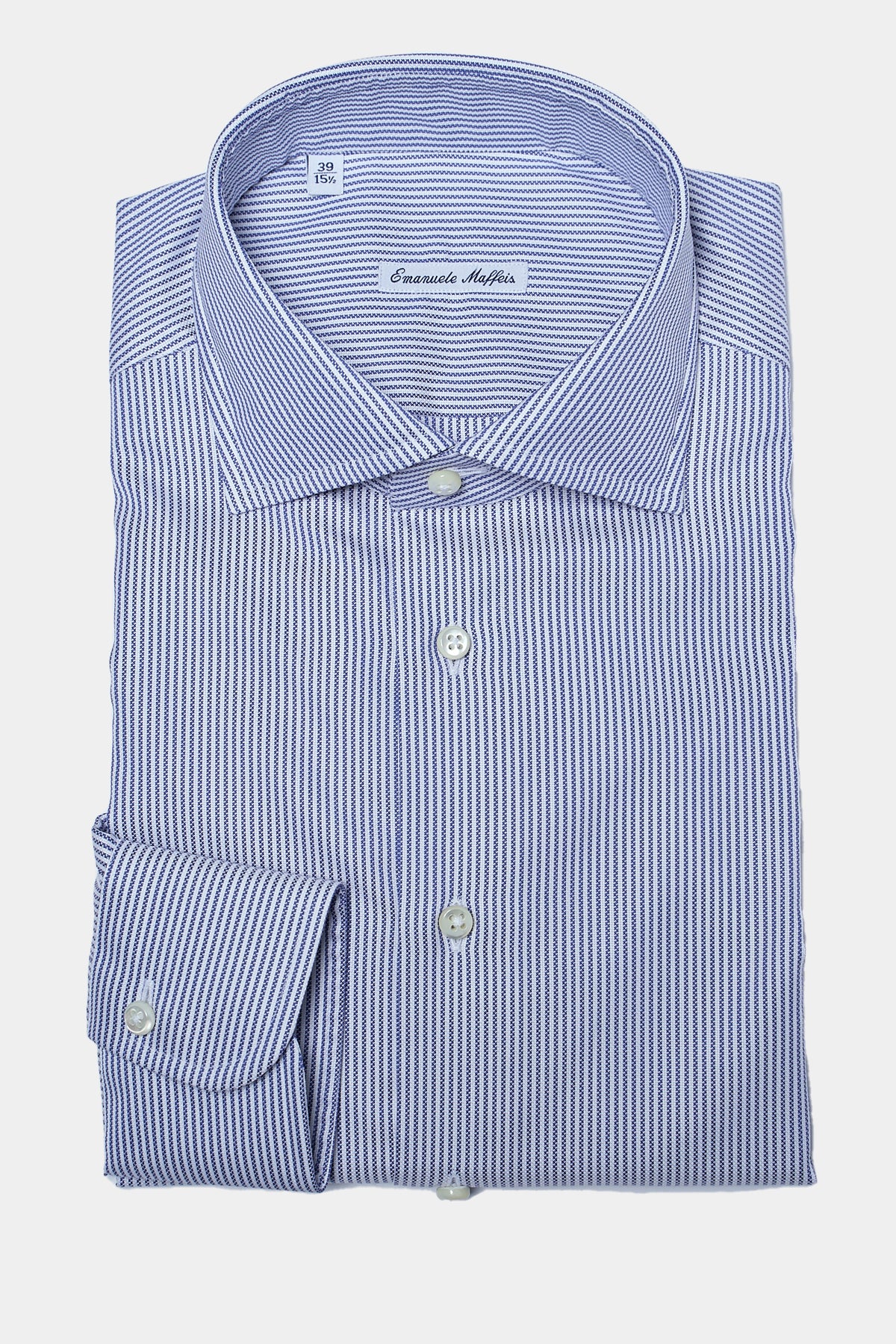 Shirt in blue and white with broken stripe and shark collar
